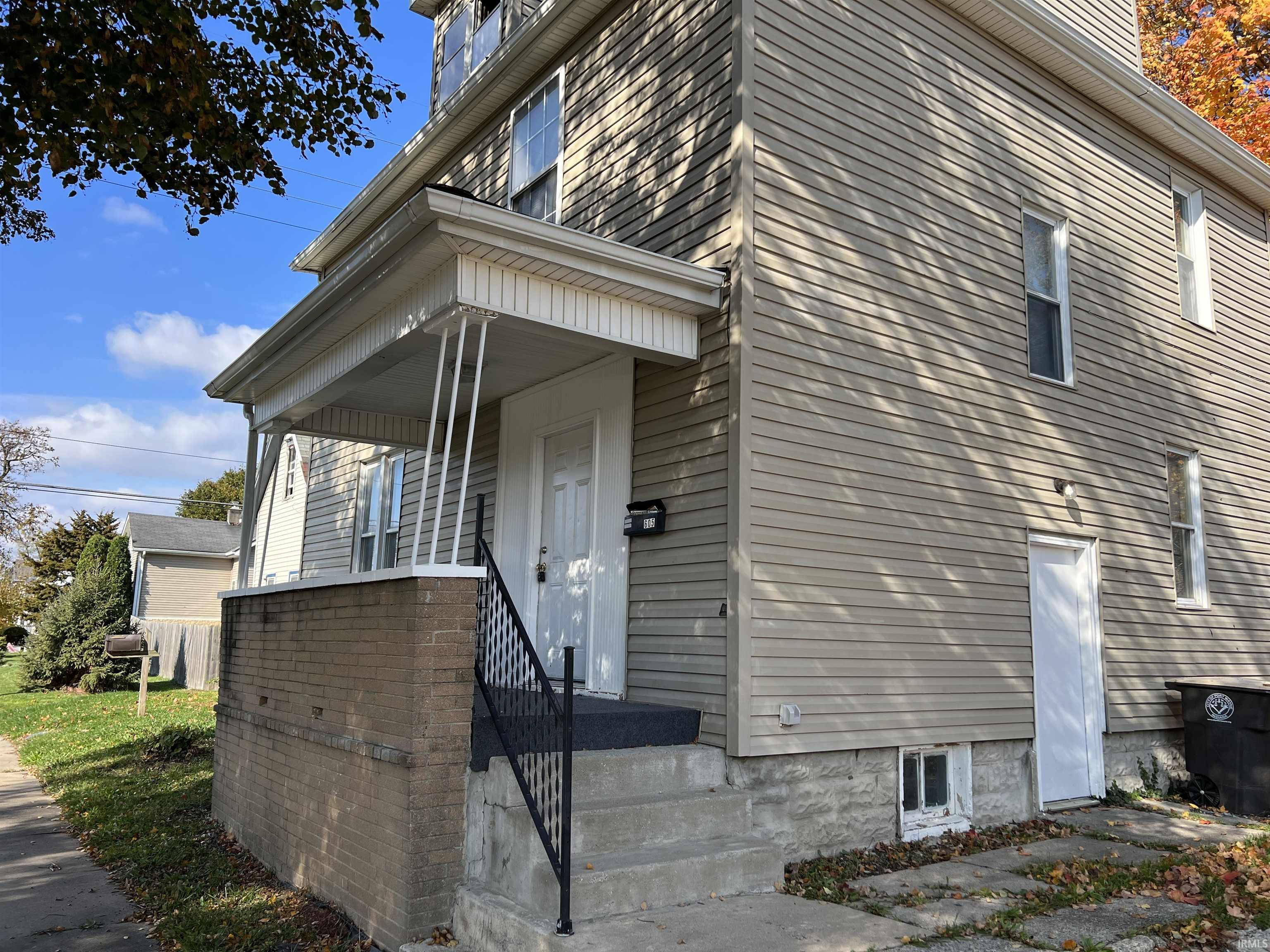 Photo 1 of 605 E Suttenfield Street