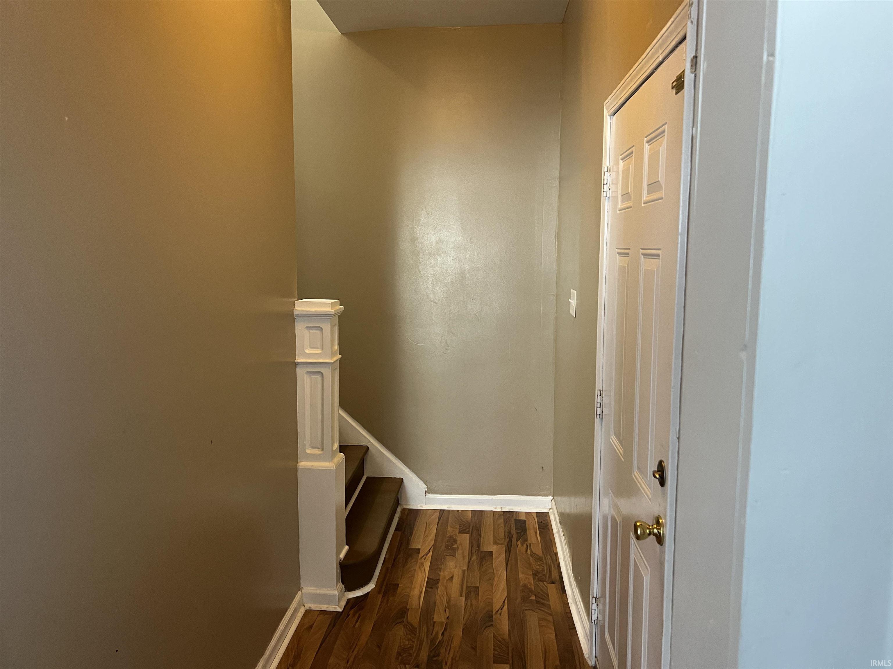 Photo 12 of 605 E Suttenfield Street