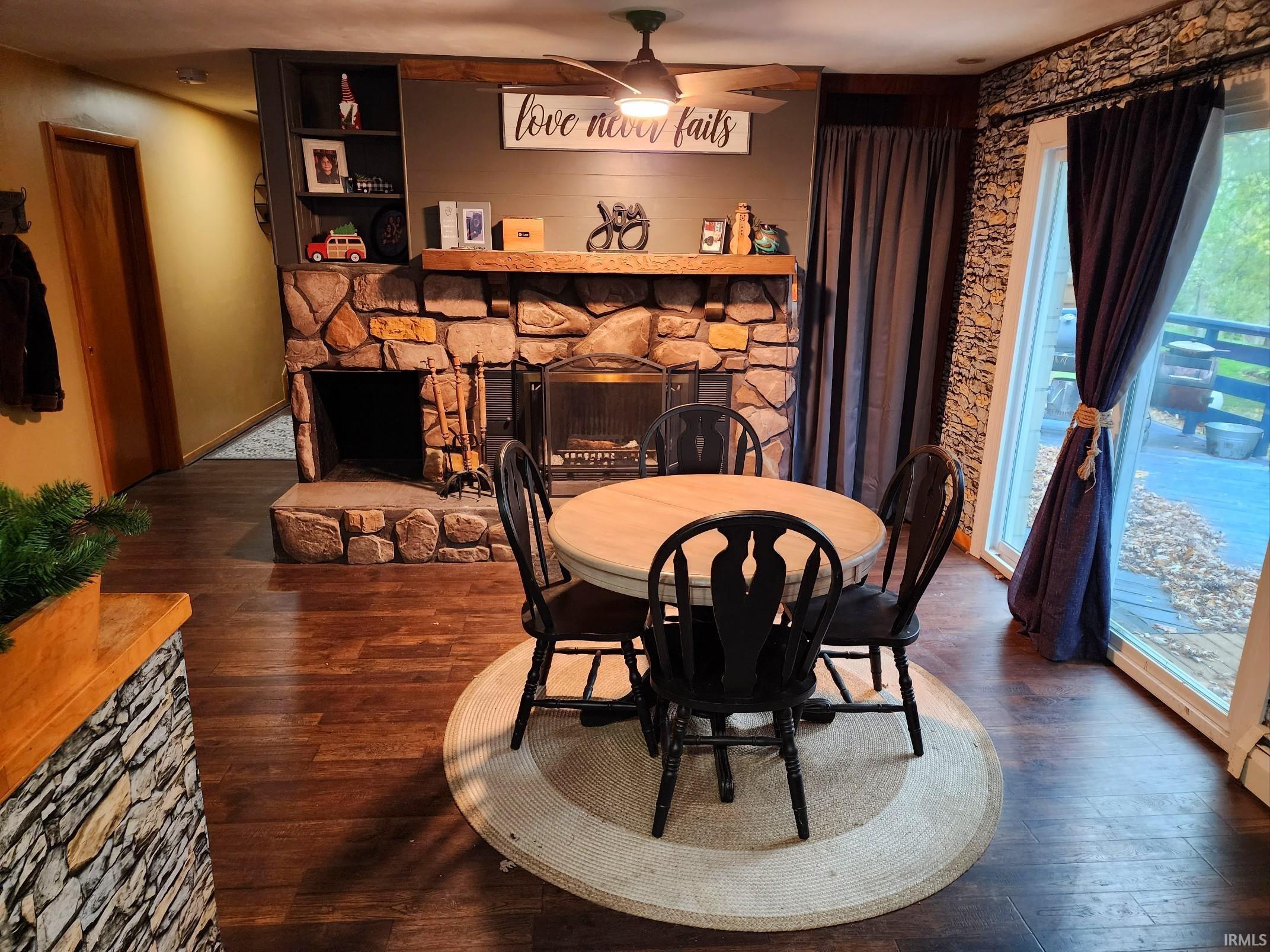 Photo 5 of 100 N Deleware Lane