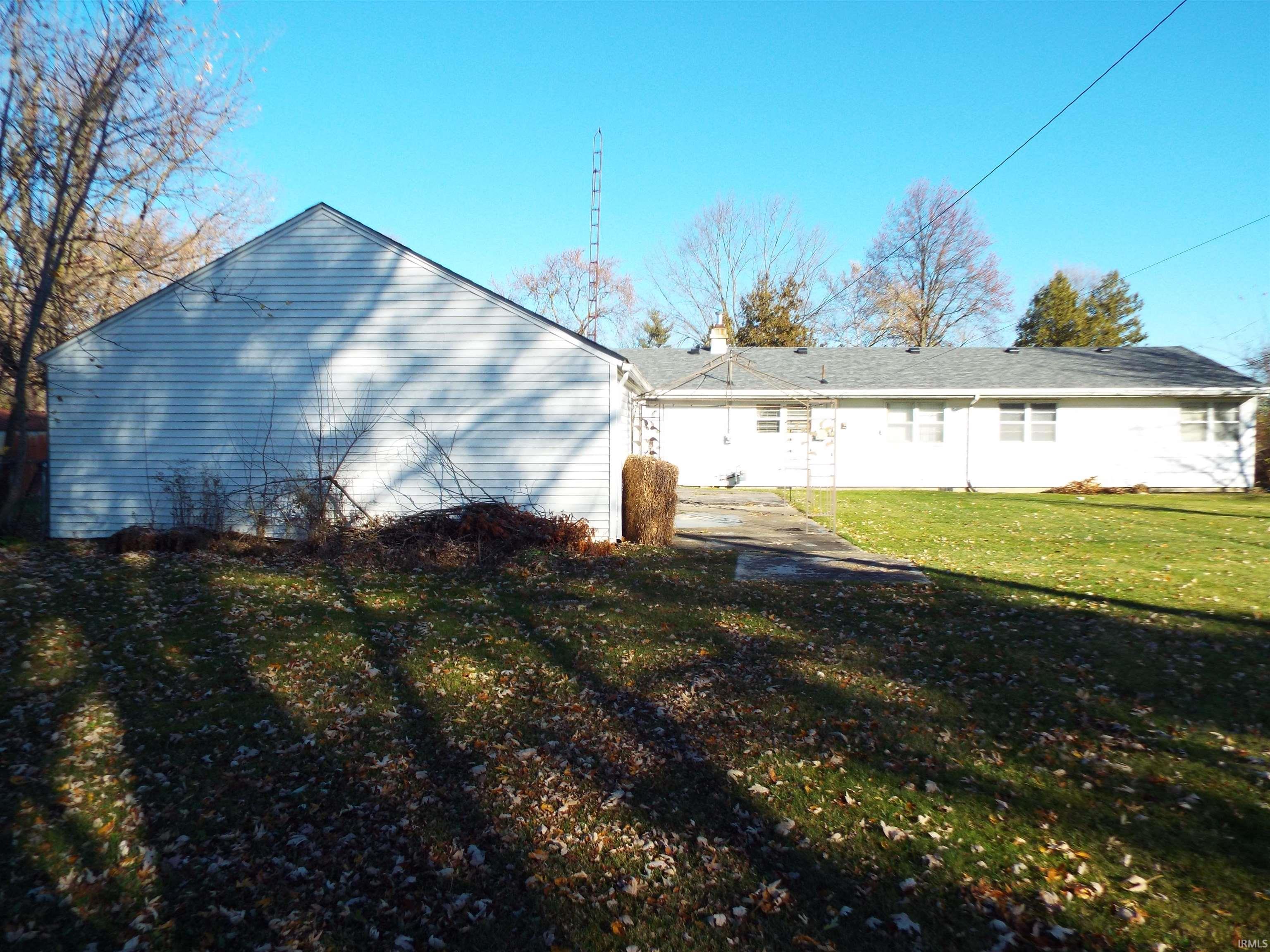 Photo 11 of 3908 E Maple Grove Avenue