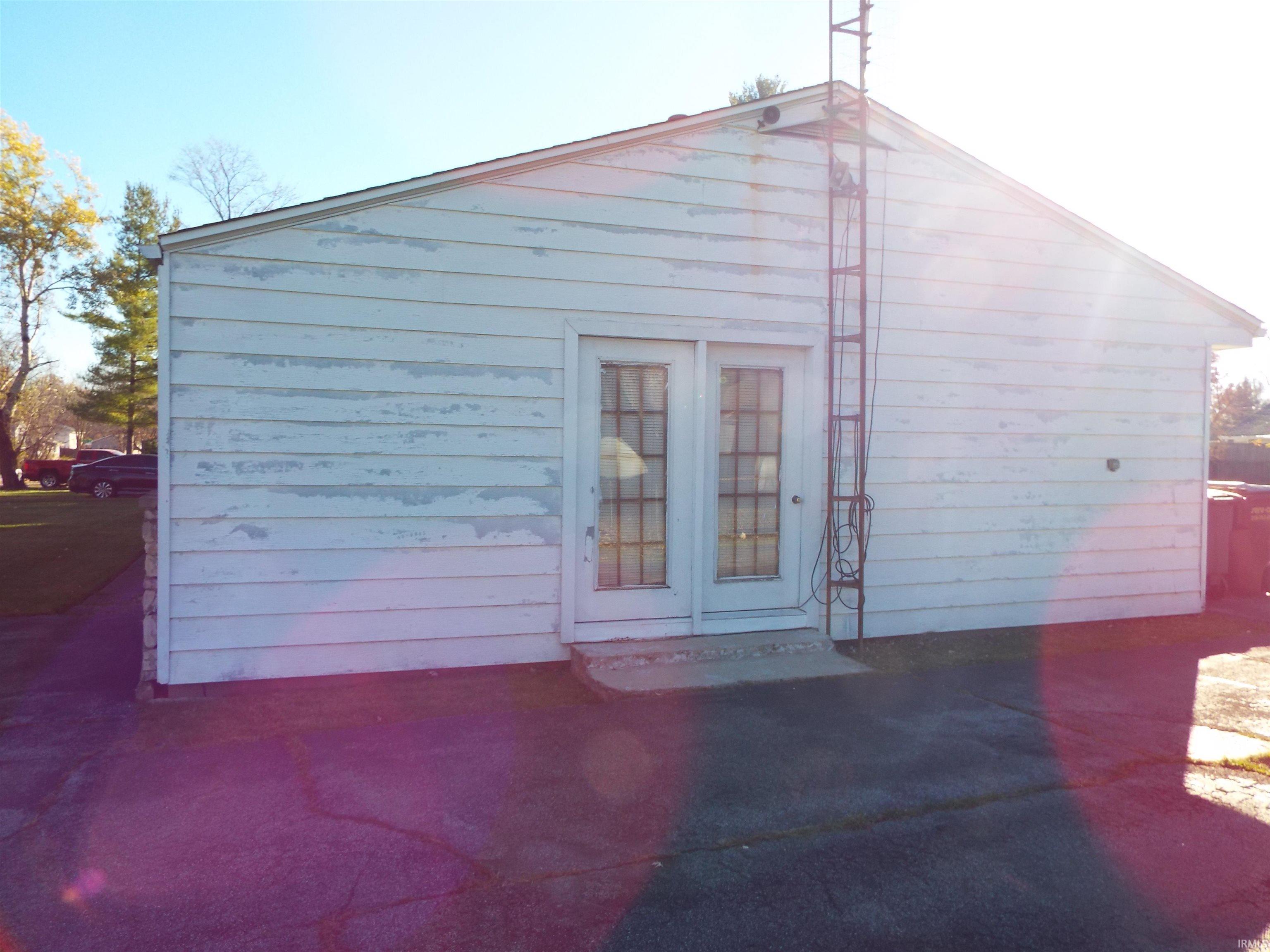 Photo 5 of 3908 E Maple Grove Avenue