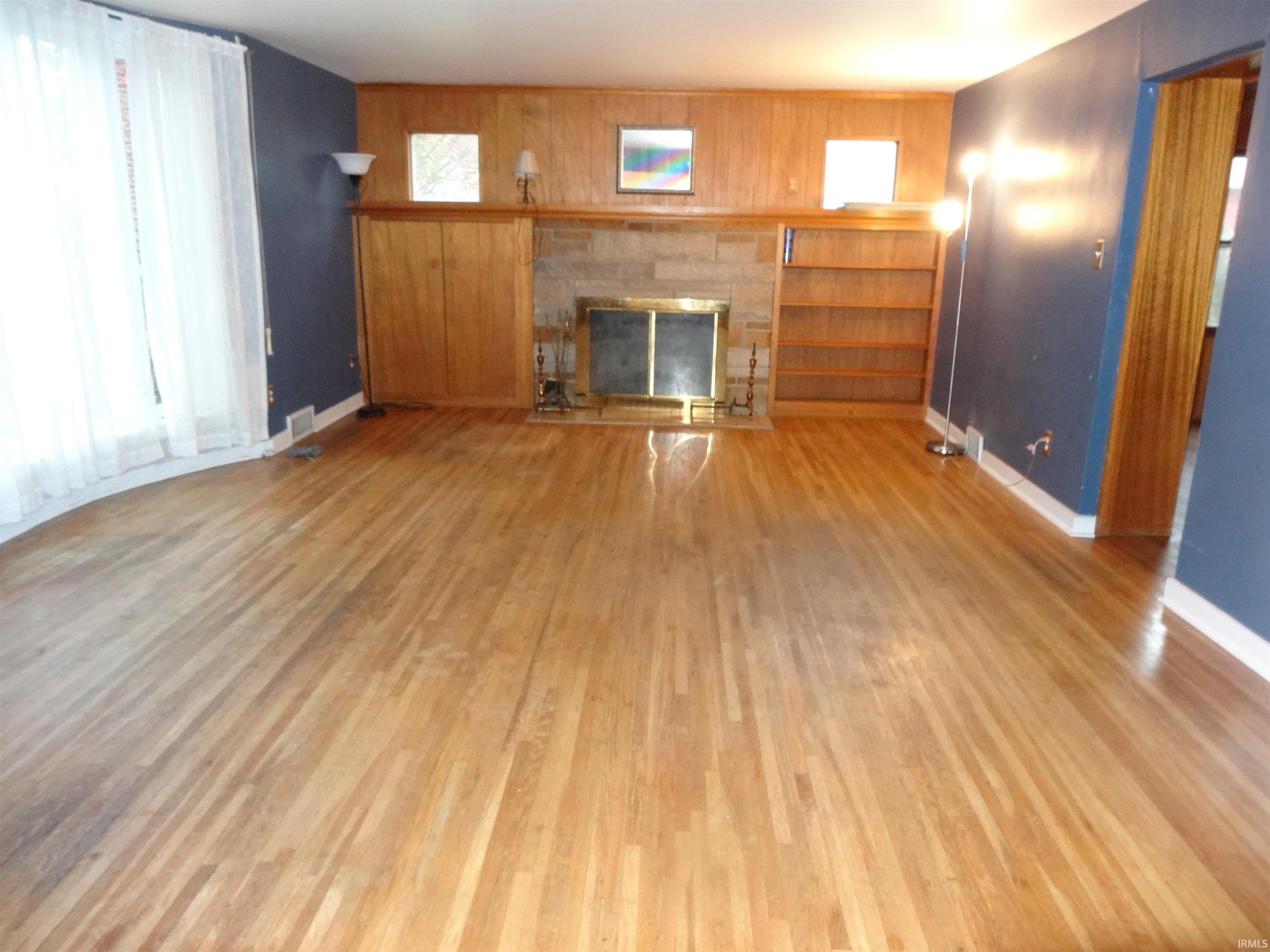 Photo 3 of 106 N Wabash Avenue