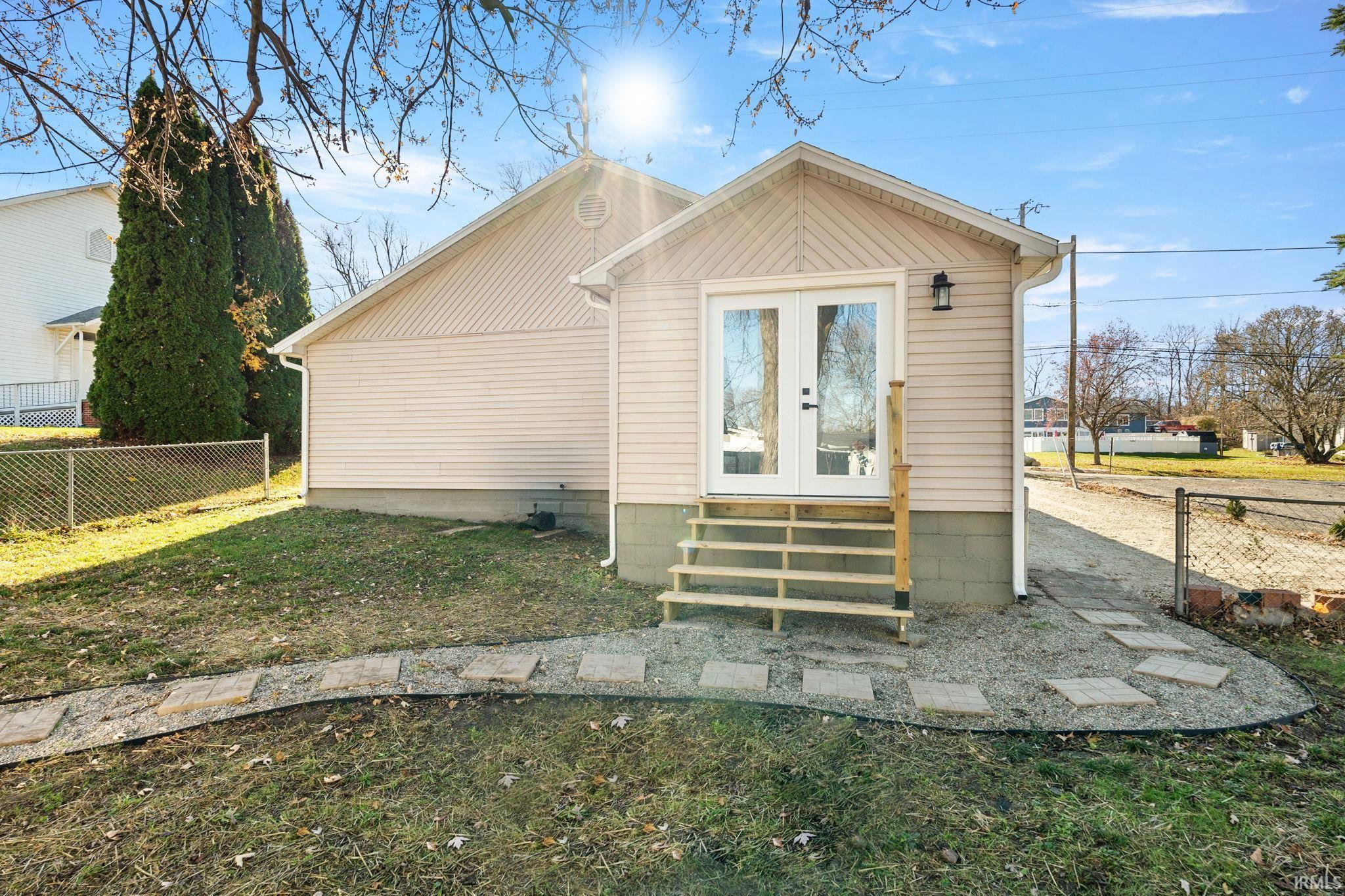 Photo 32 of 260 E Mckeever Street