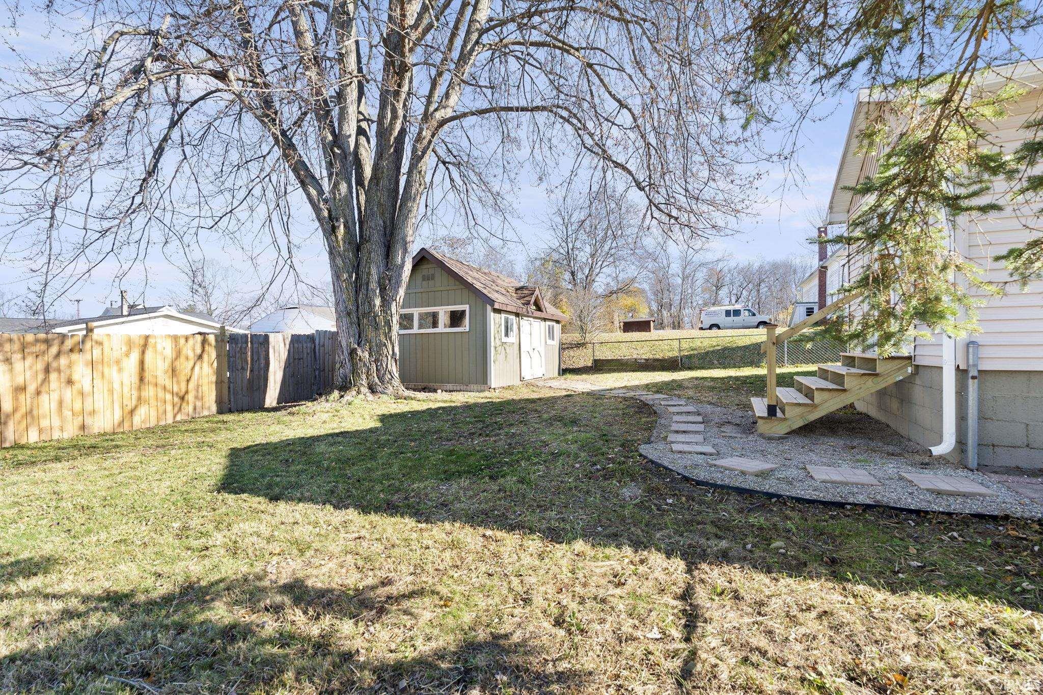 Photo 33 of 260 E Mckeever Street
