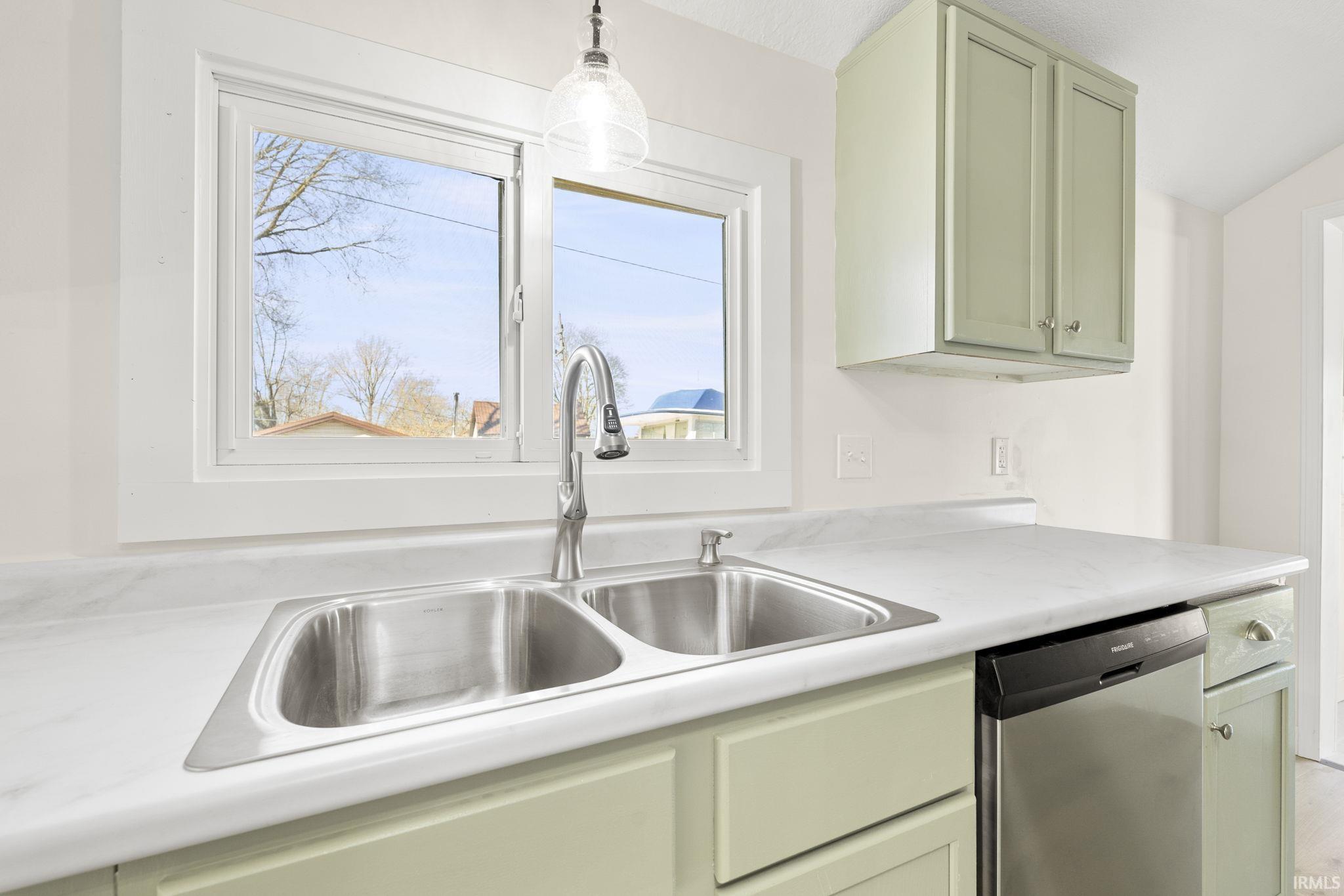 Photo 8 of 260 E Mckeever Street