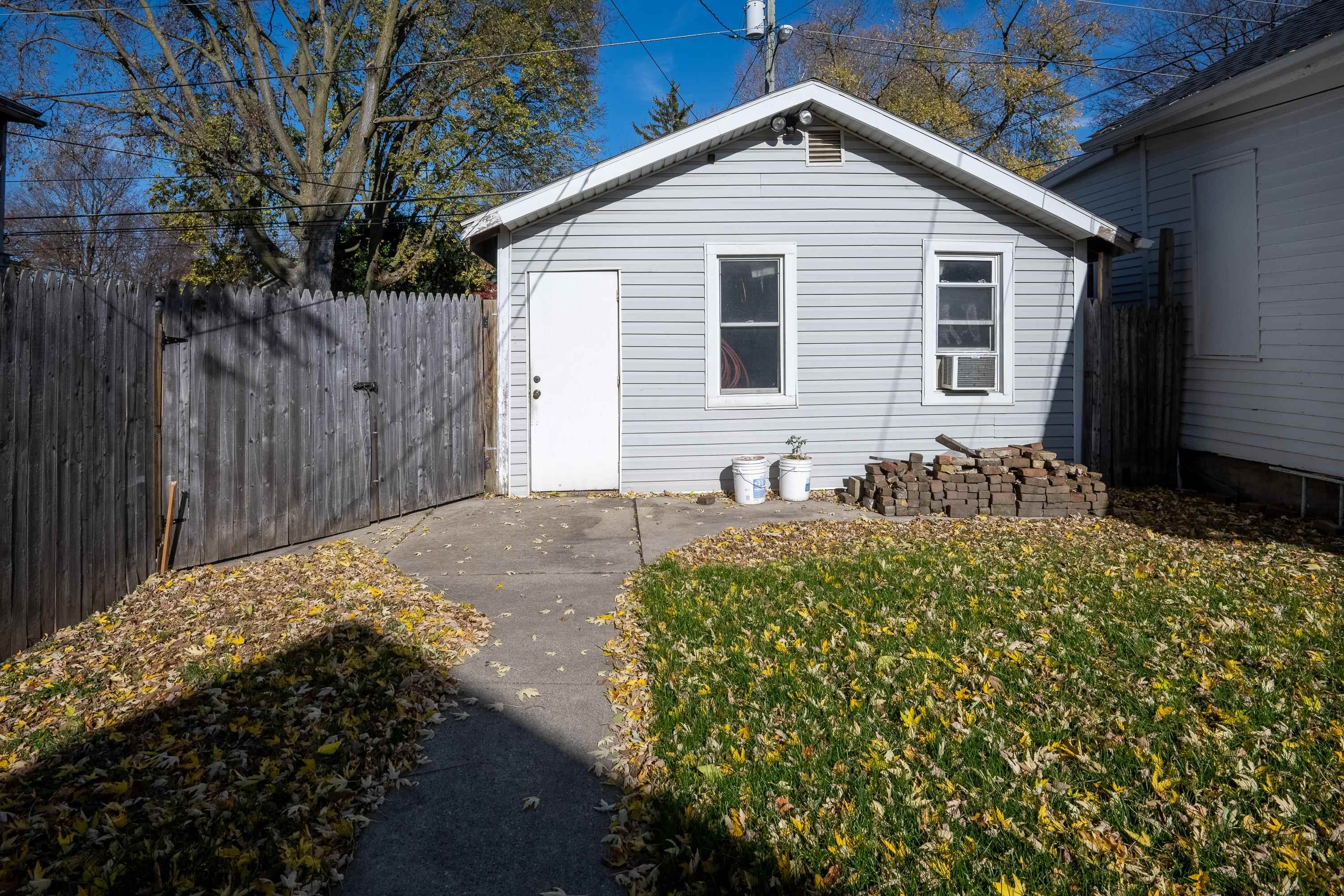 Photo 2 of 1226 Wilt Street