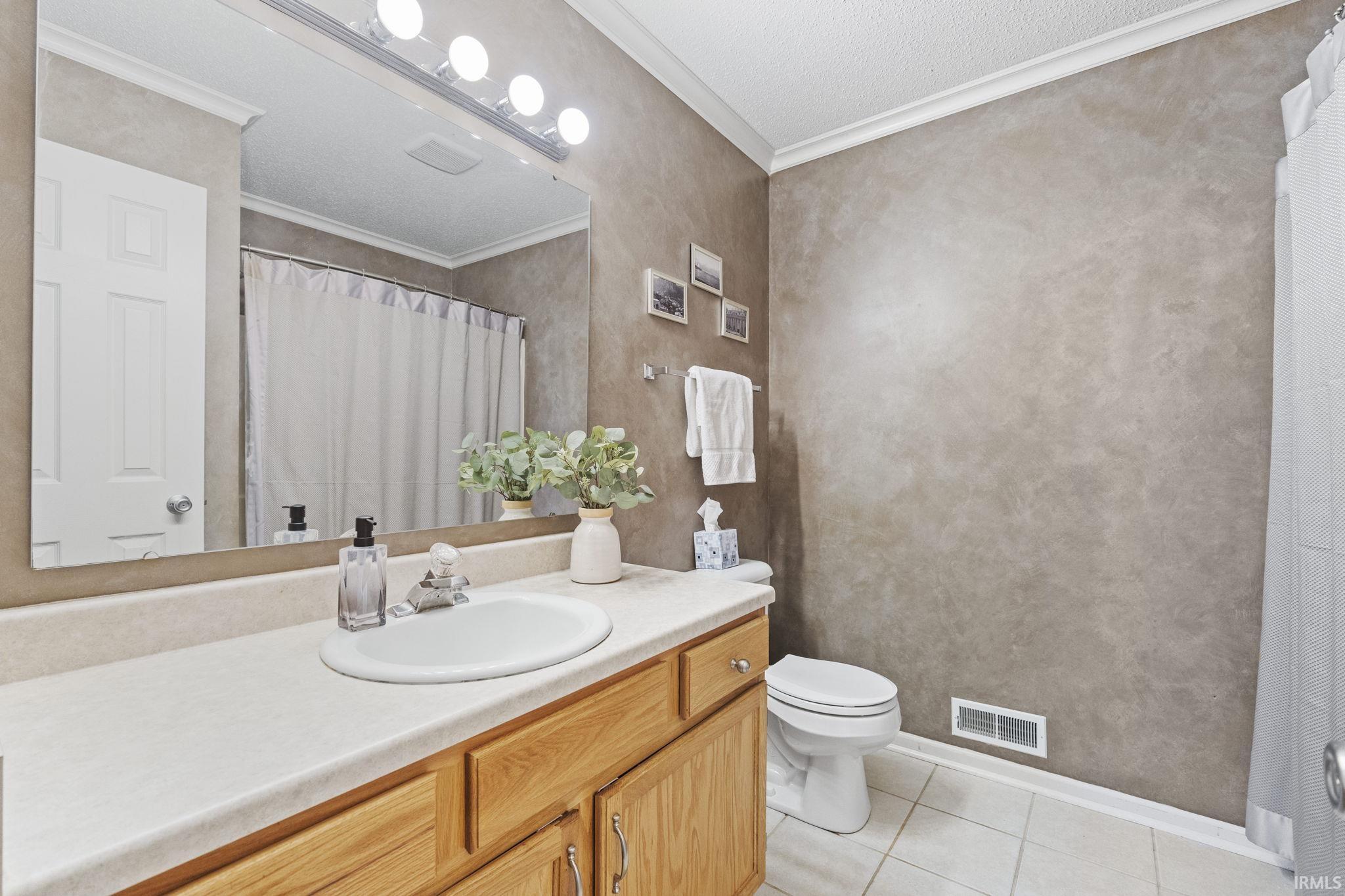 Photo 16 of 11718 Maywin Drive