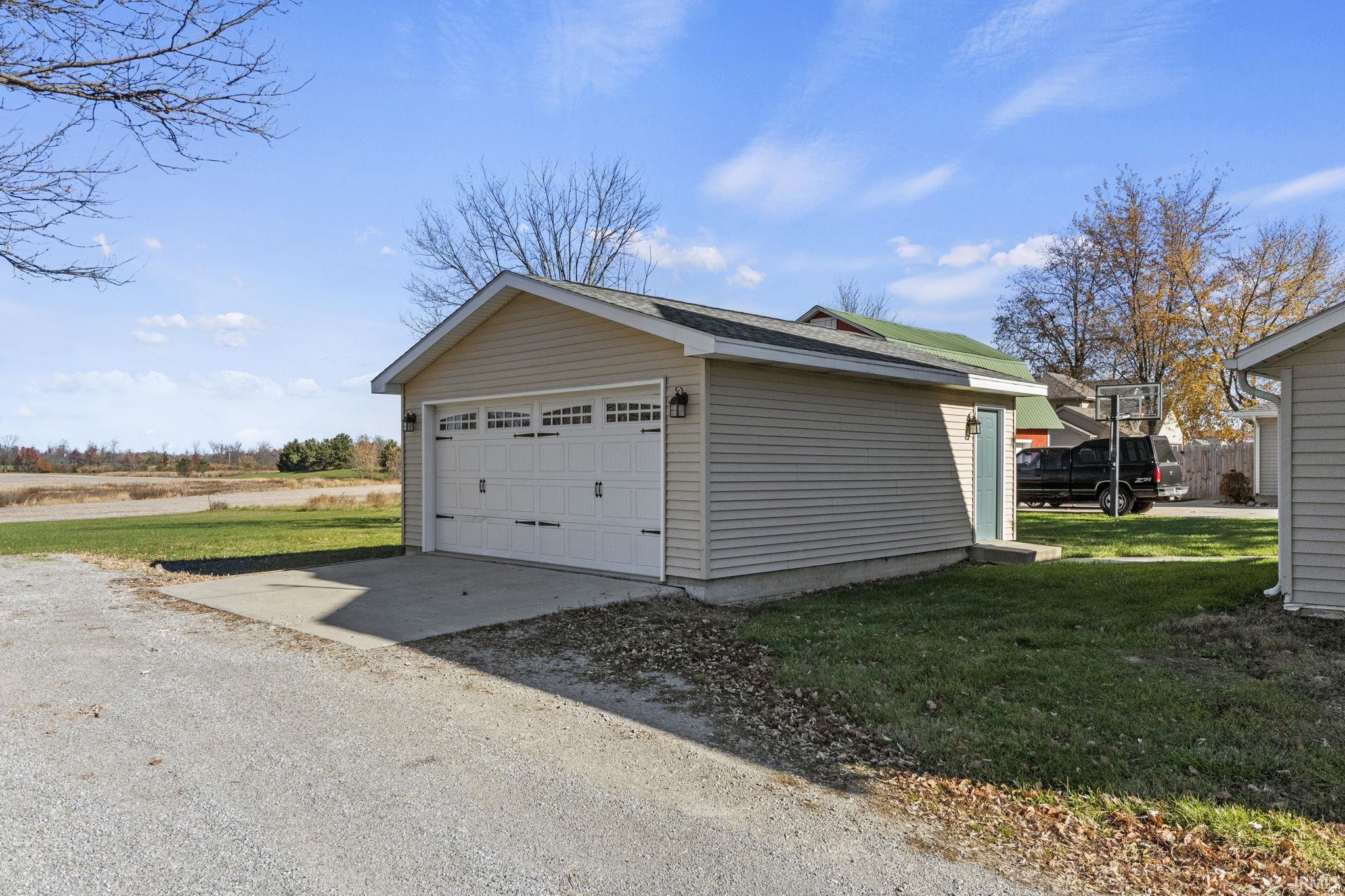 Photo 32 of 6811 Rothman Road