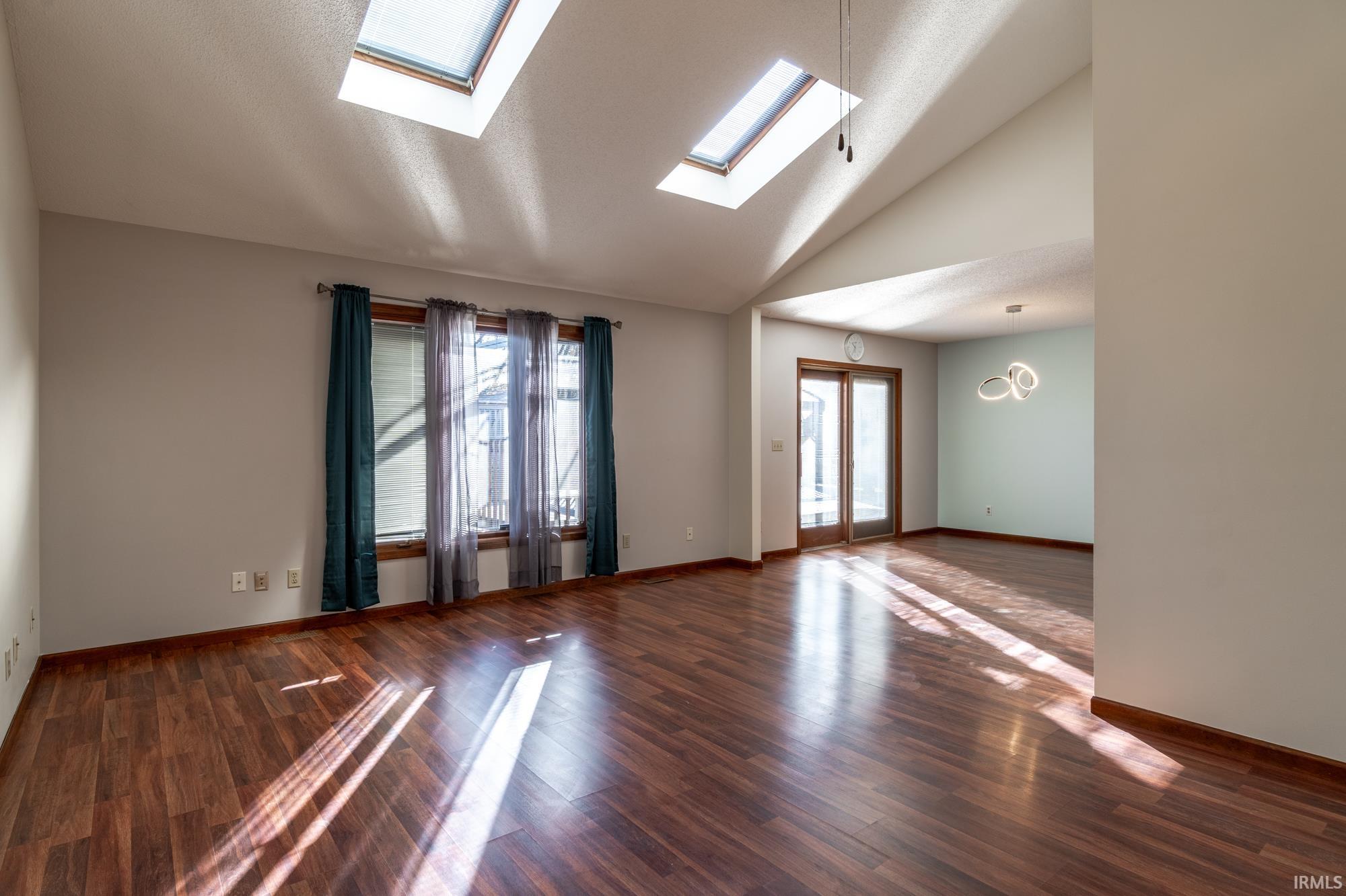 Photo 7 of 9913 Sawtooth Court