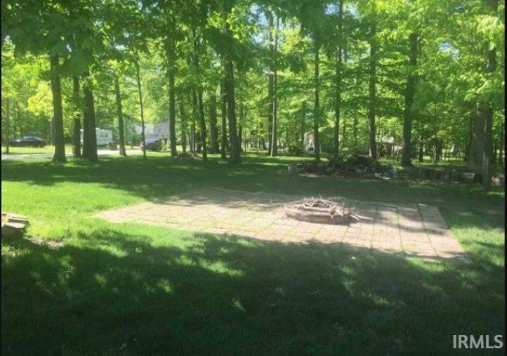 Side lot next to house included in sale