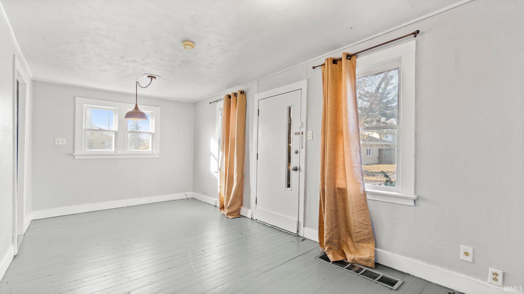 Photo 6 of 445 W Foster Parkway