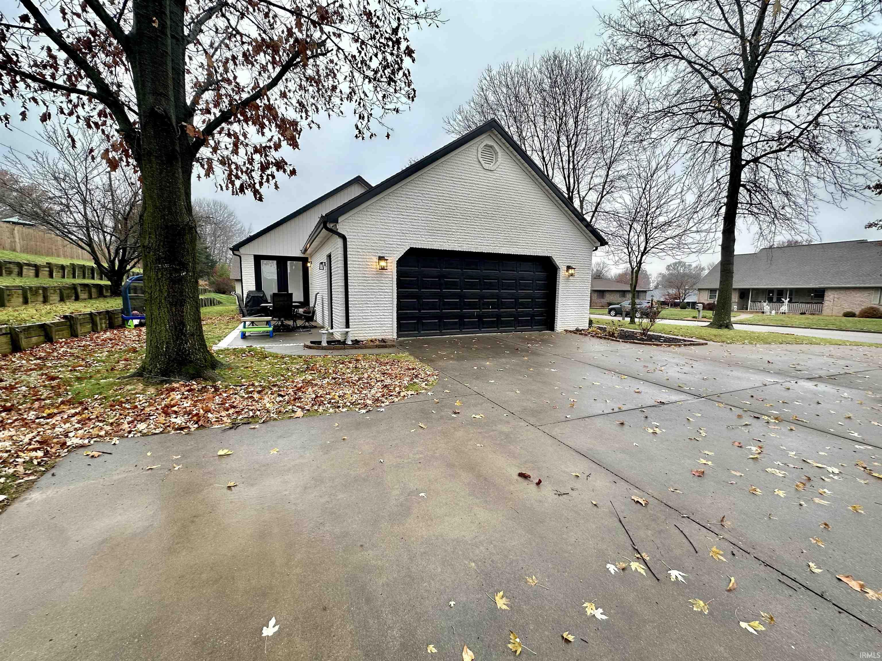 Mount Vernon Real Estate 1612 Greenbrier Drive IN 47620 280,000 202343476