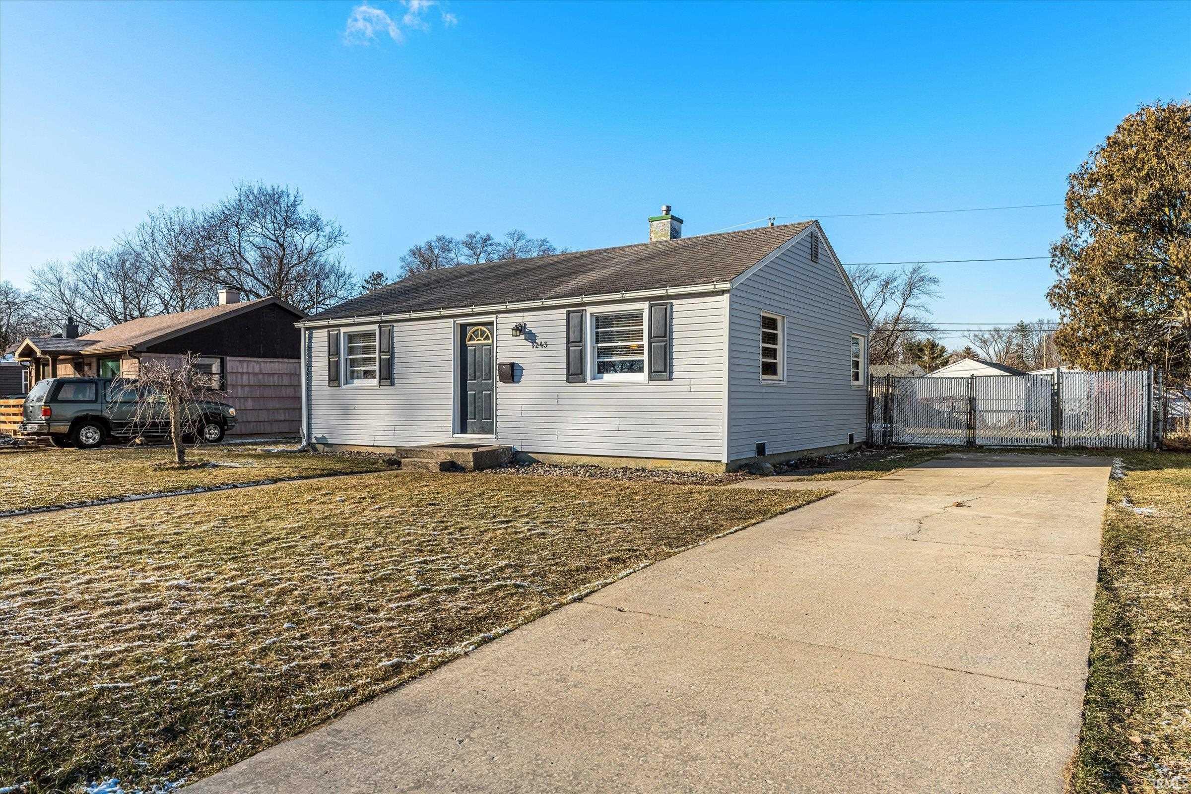 1243 Edgewood Drive, South Bend, IN 