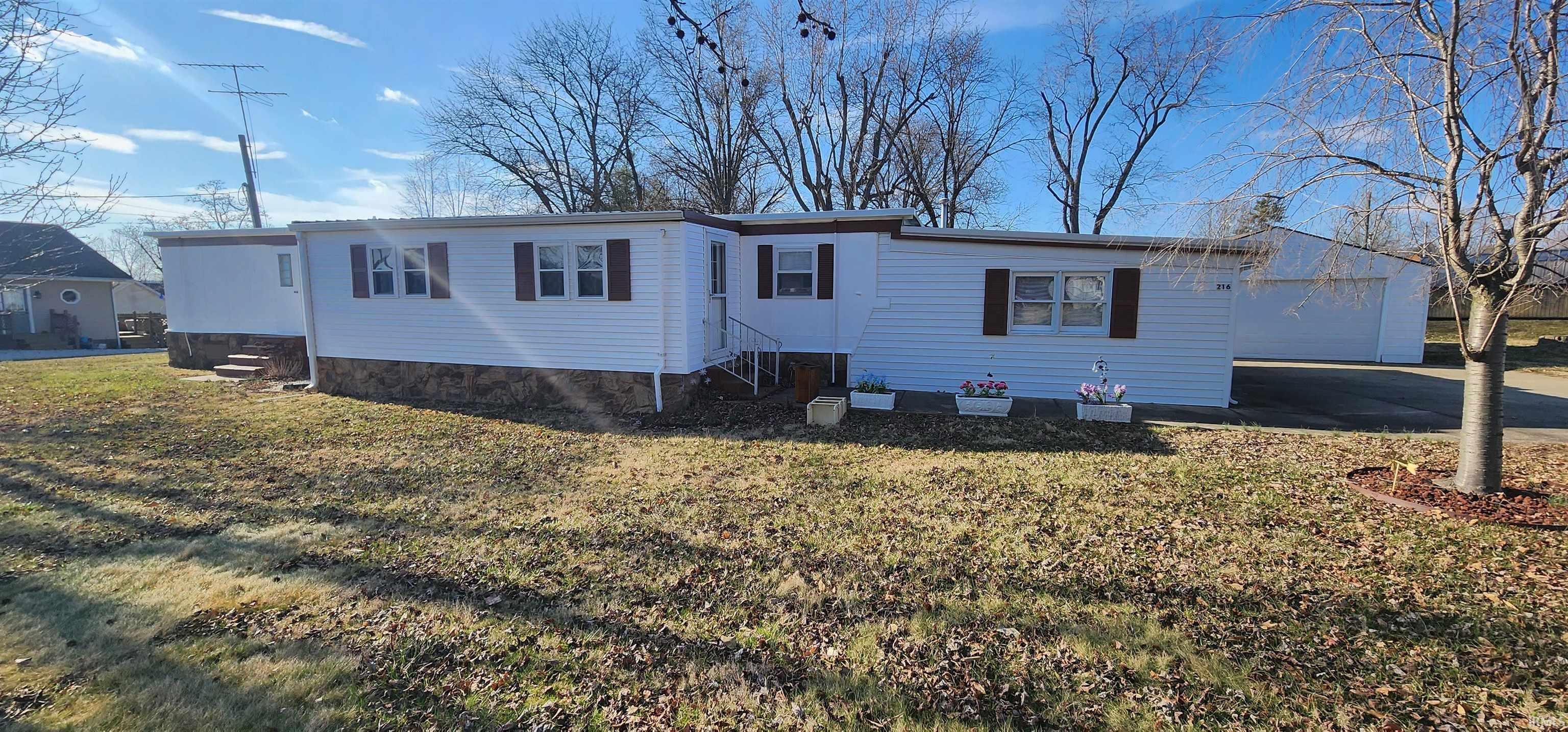 216 N Bruceville Avenue, Bicknell, IN 