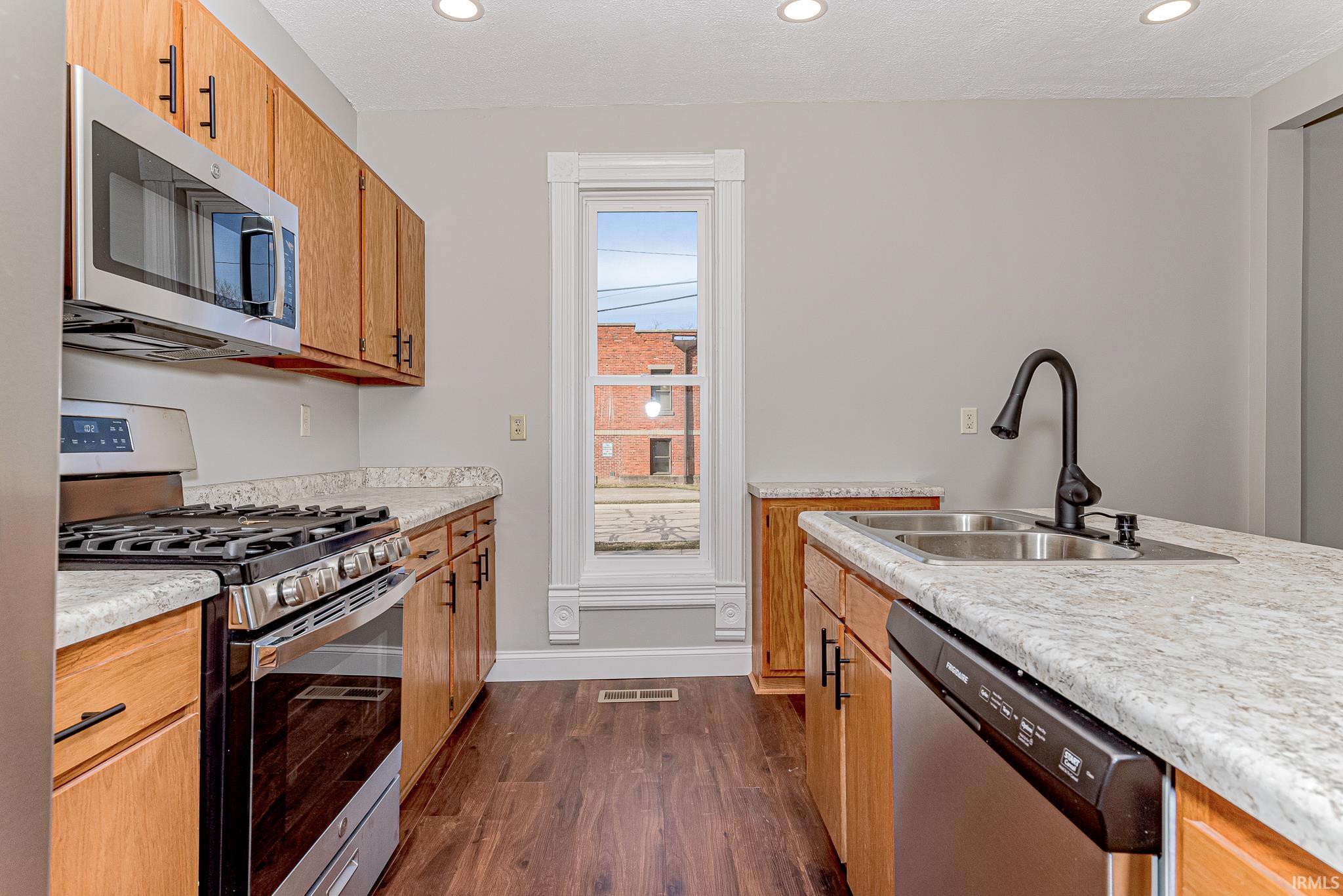 301 E Van Buren Street