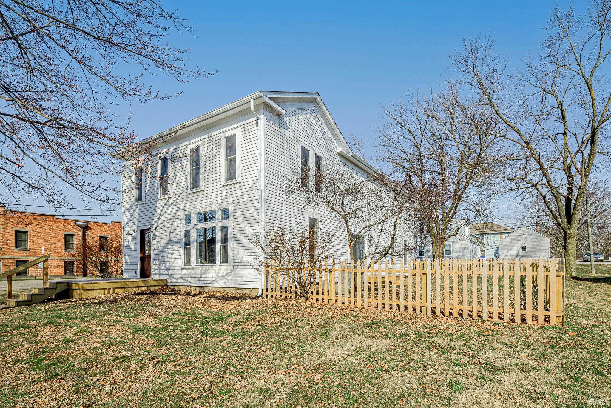 301 E Van Buren Street