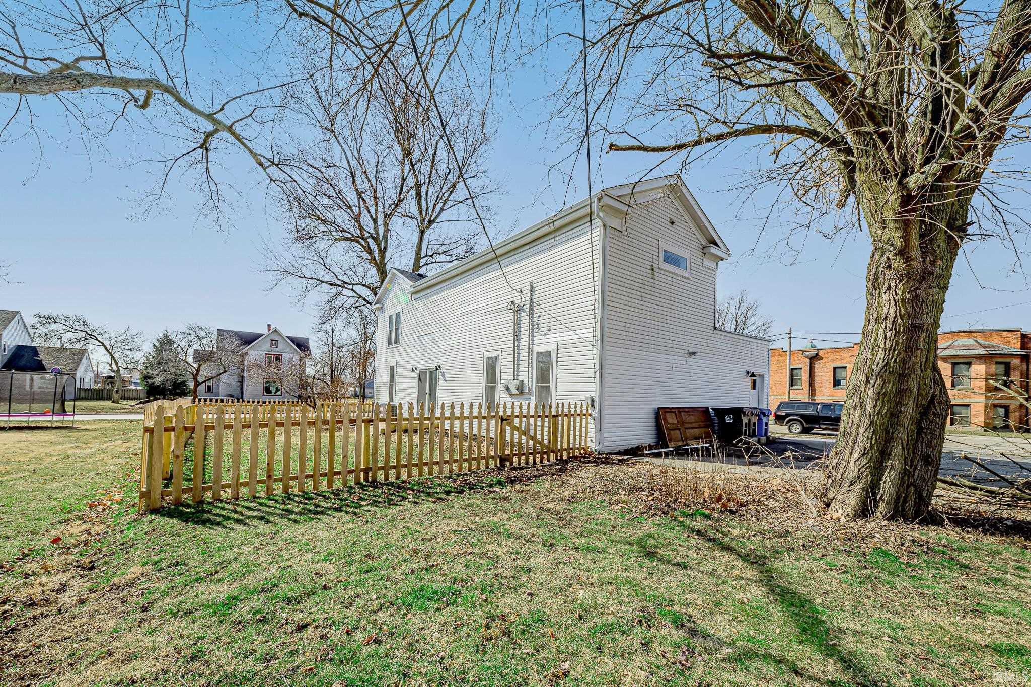 301 E Van Buren Street