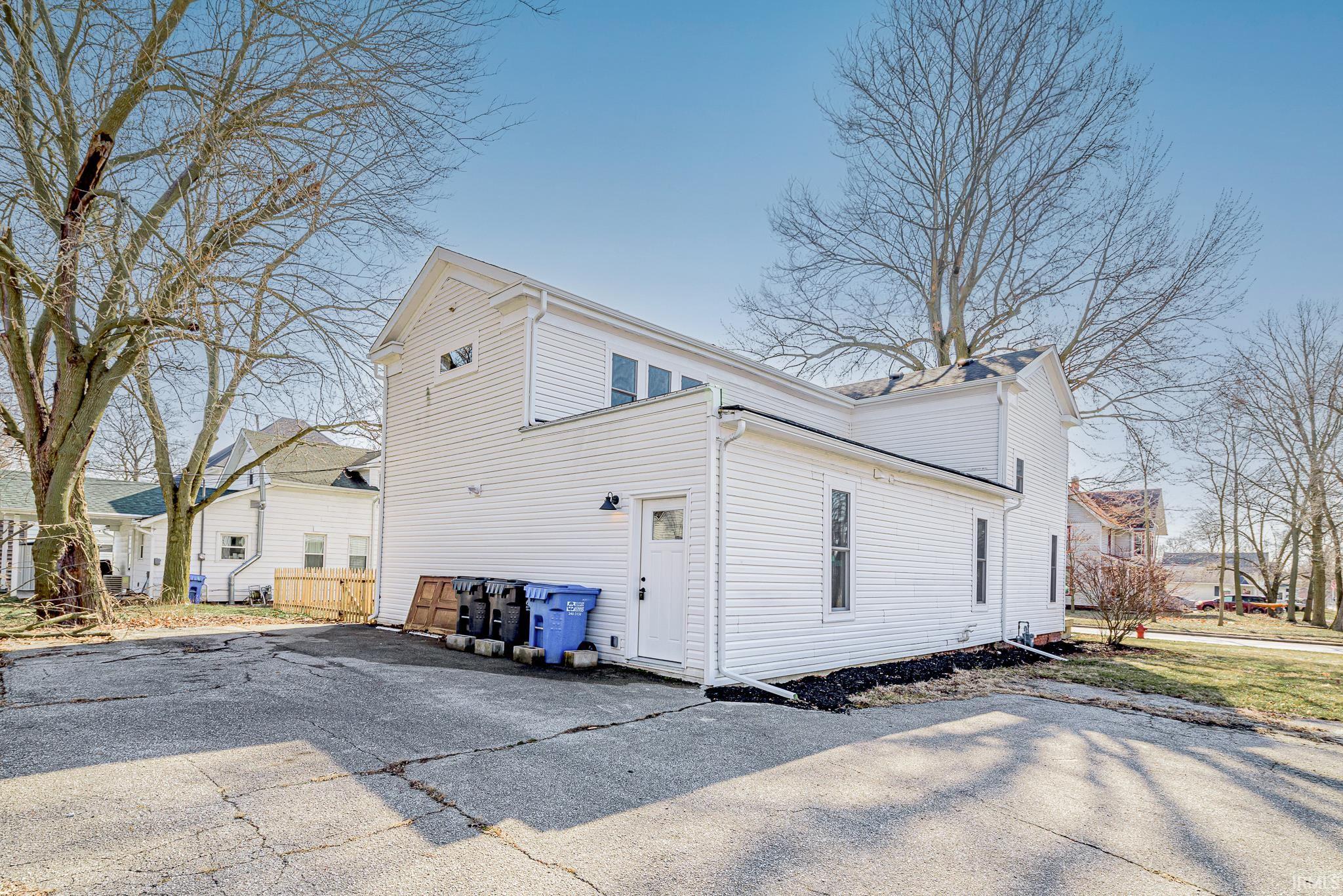 301 E Van Buren Street