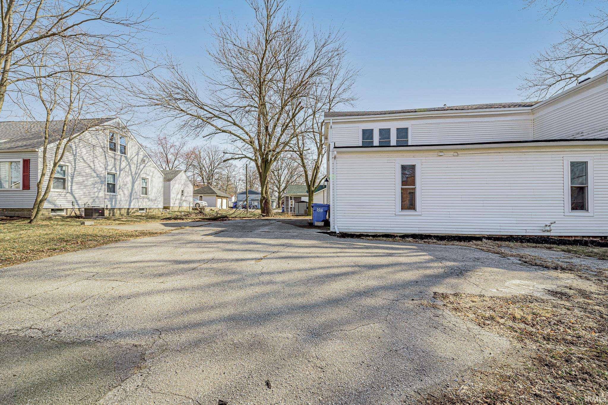 301 E Van Buren Street