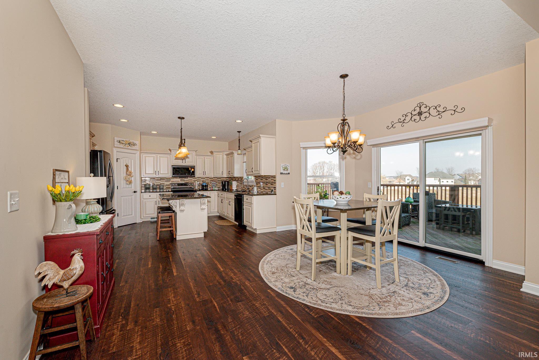 1398 W Glenwood Drive