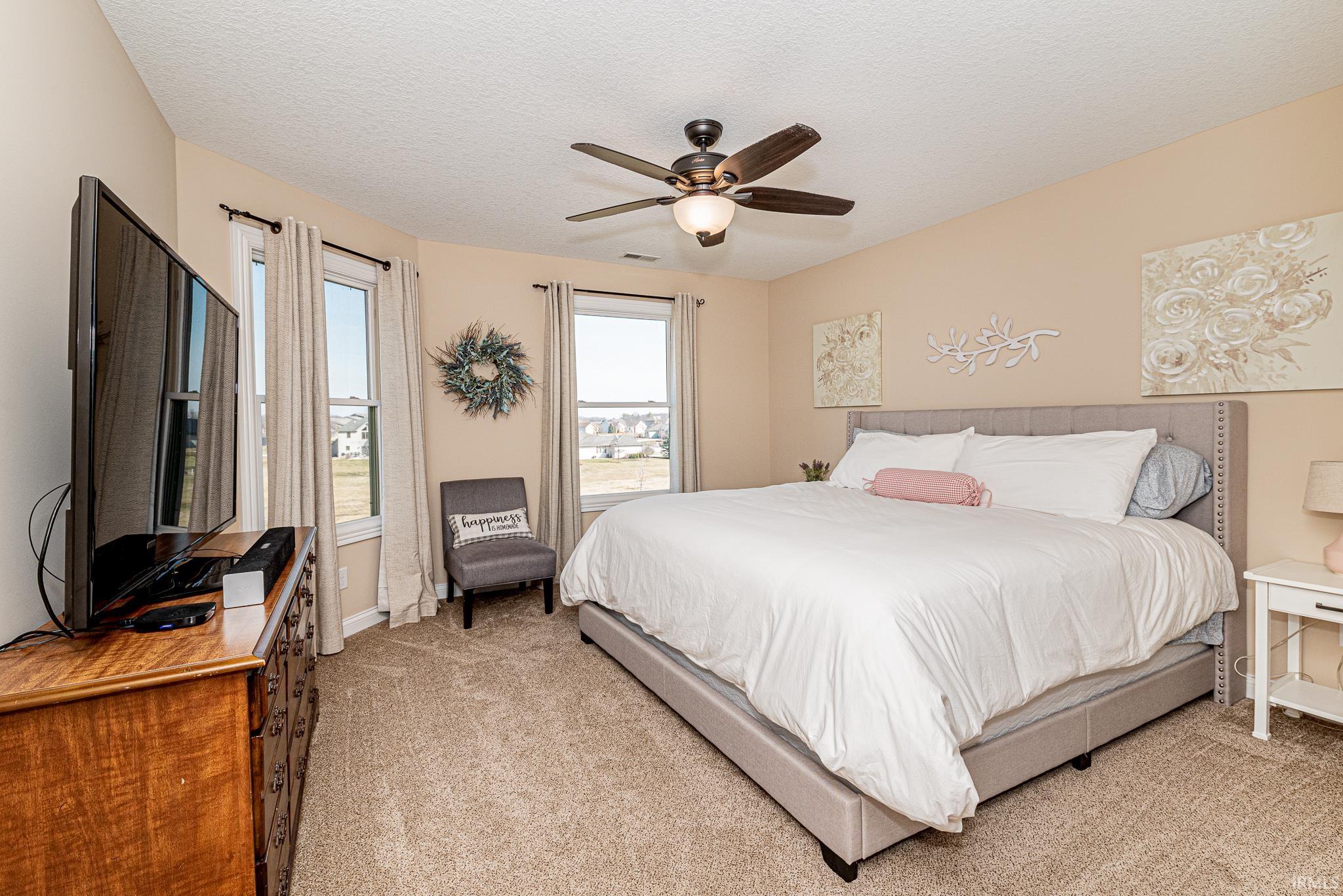 1398 W Glenwood Drive