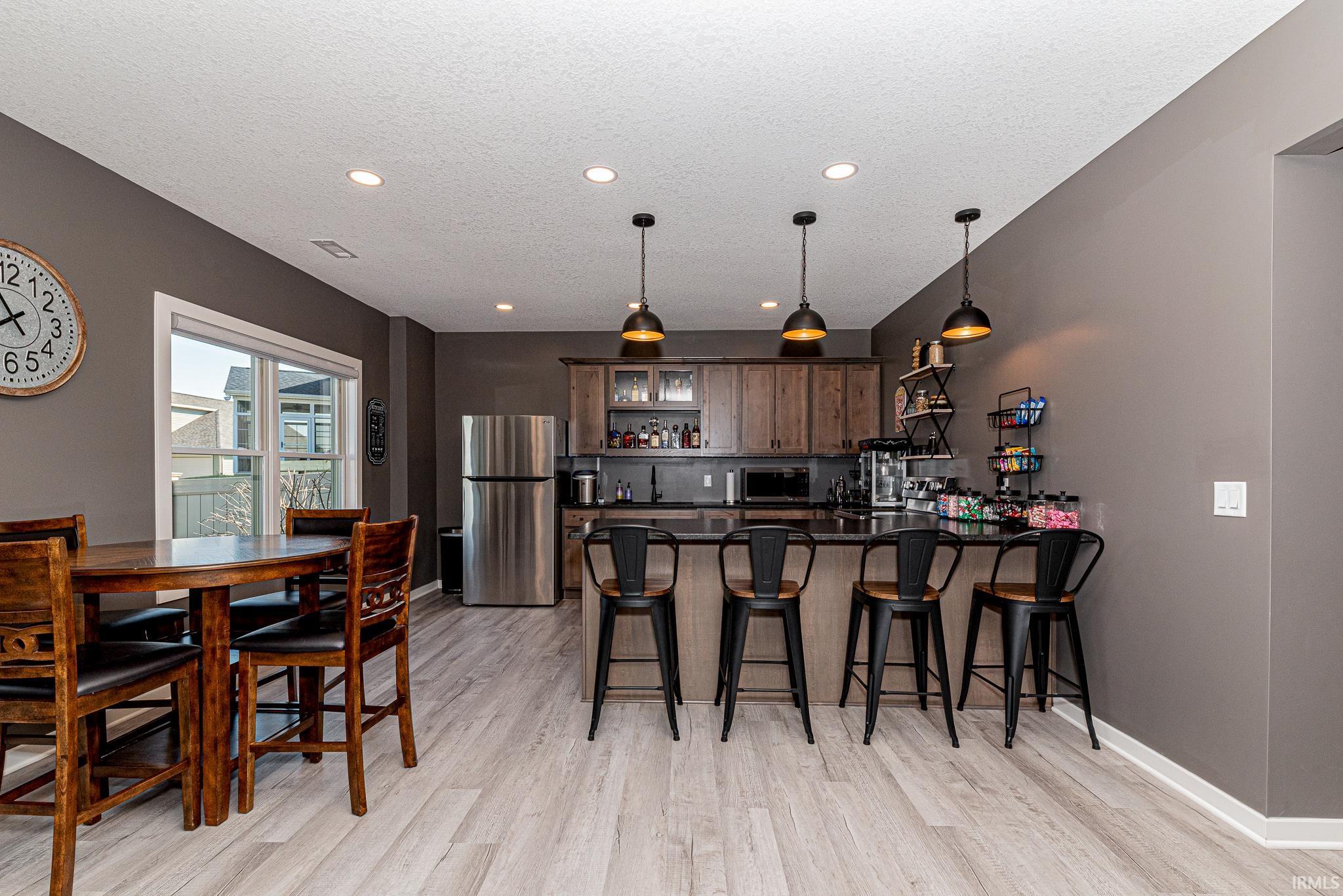 1398 W Glenwood Drive