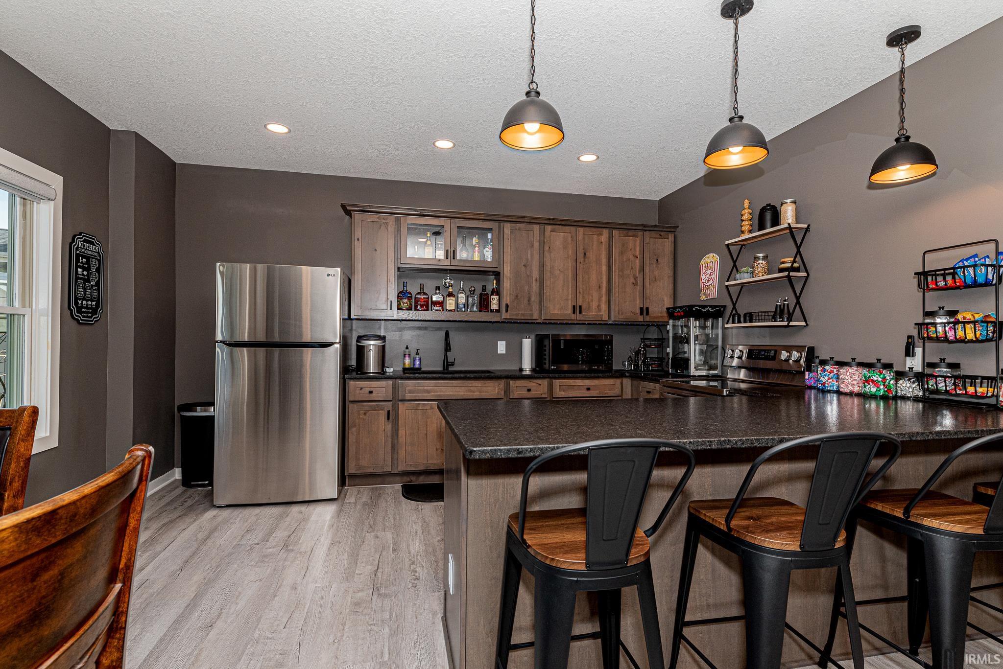 1398 W Glenwood Drive