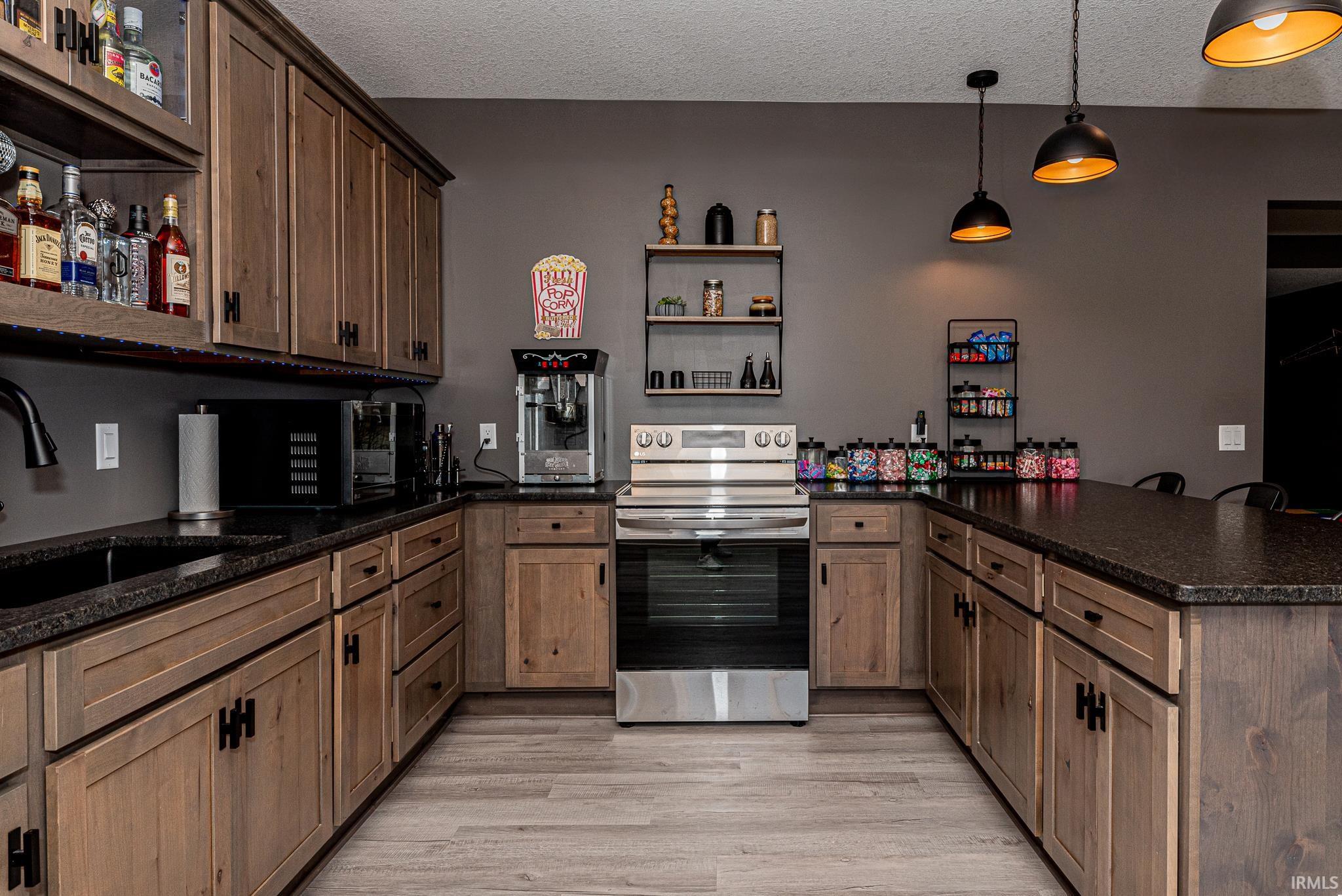 1398 W Glenwood Drive