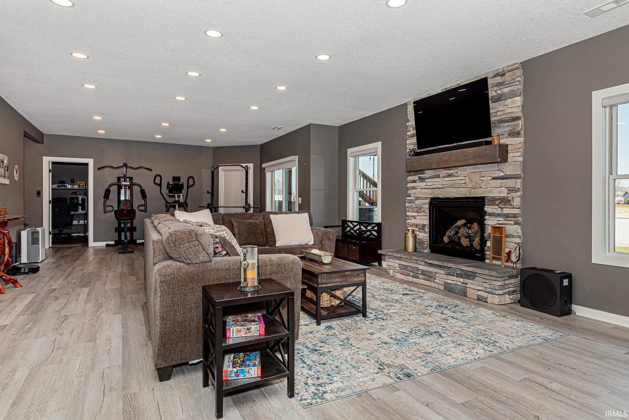1398 W Glenwood Drive