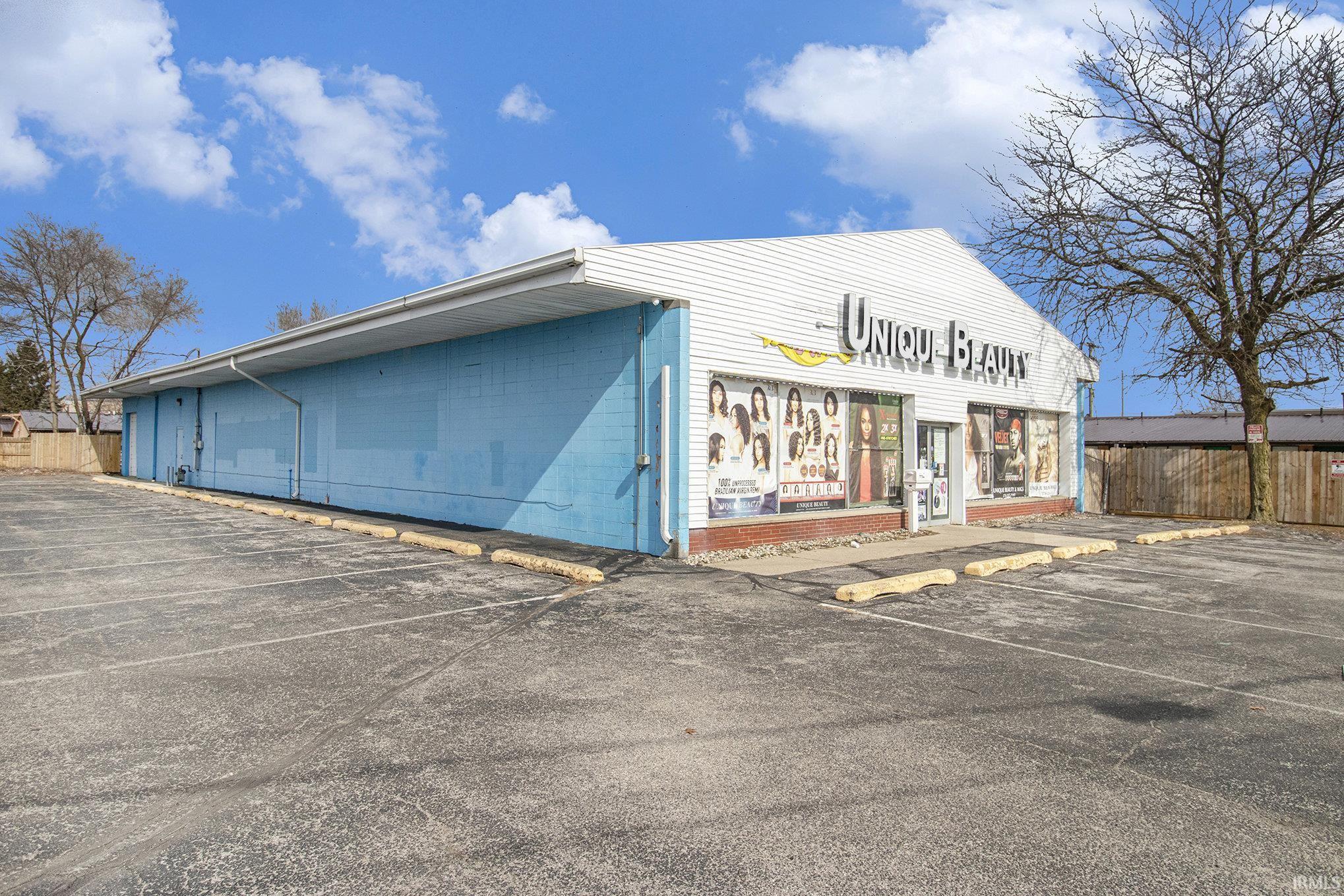 3245 Lincoln Way, South Bend, IN 46628