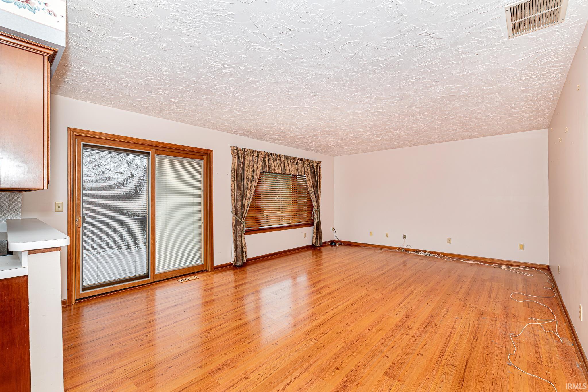 310 N COLUMBIA Parkway