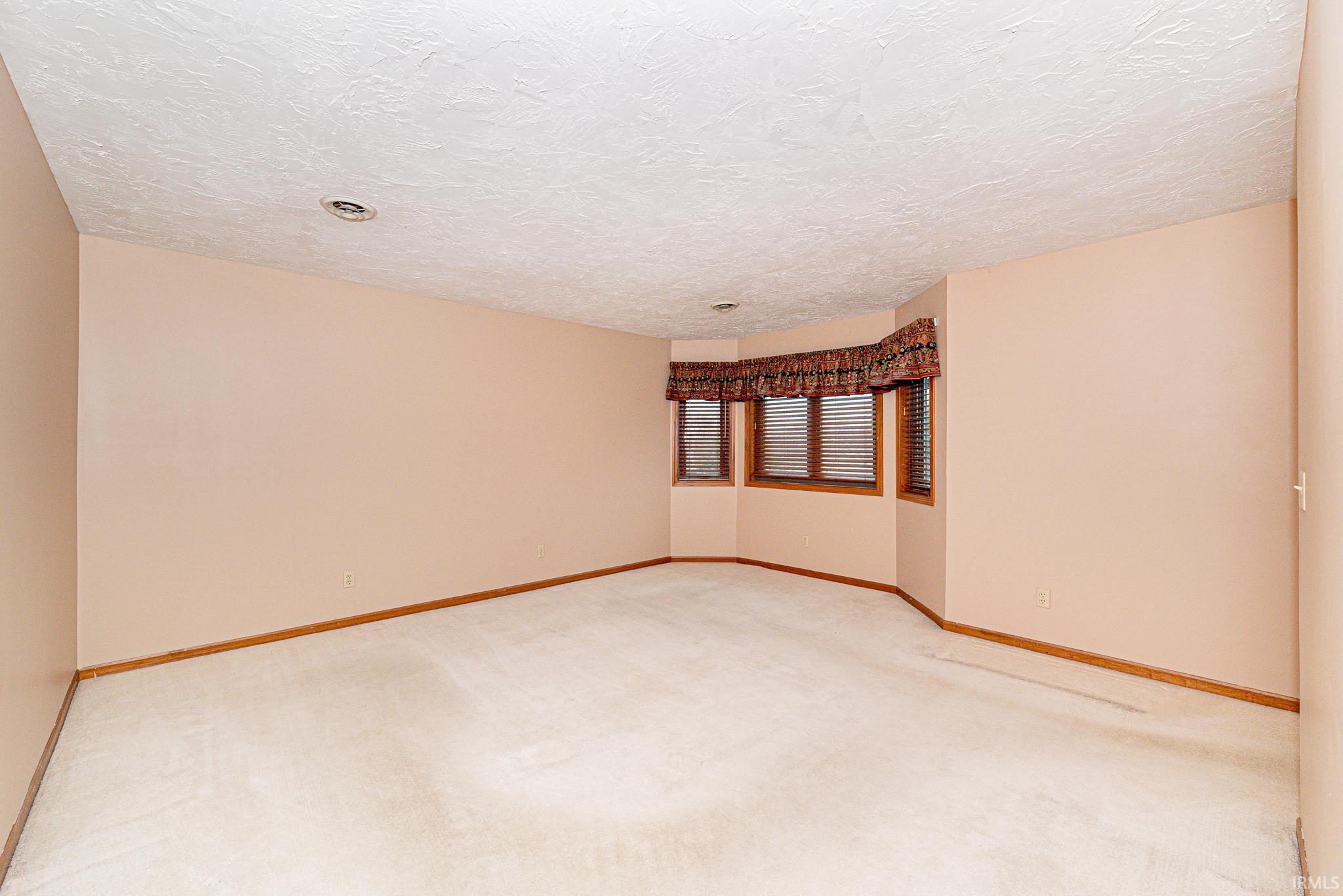 310 N COLUMBIA Parkway