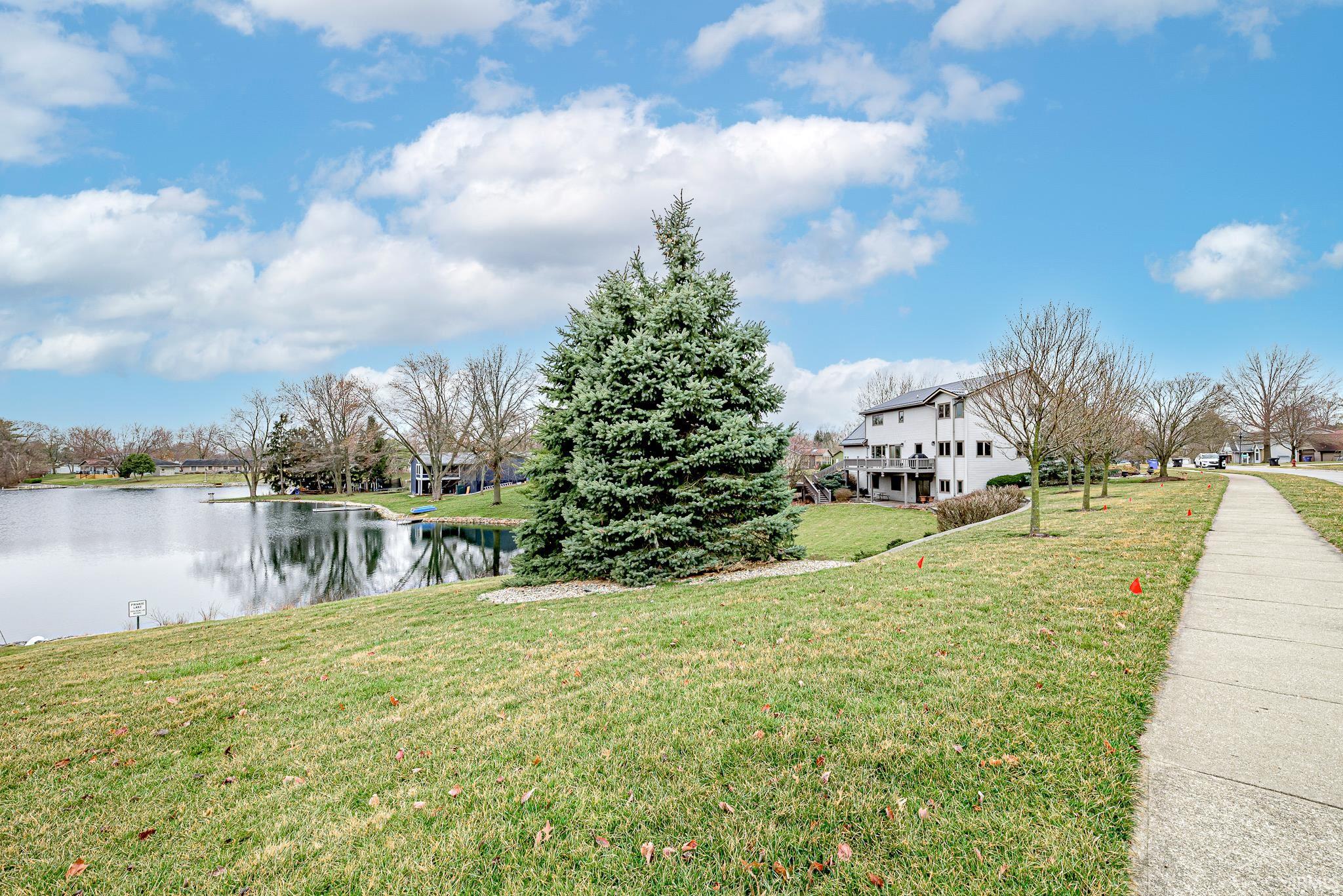 310 N COLUMBIA Parkway