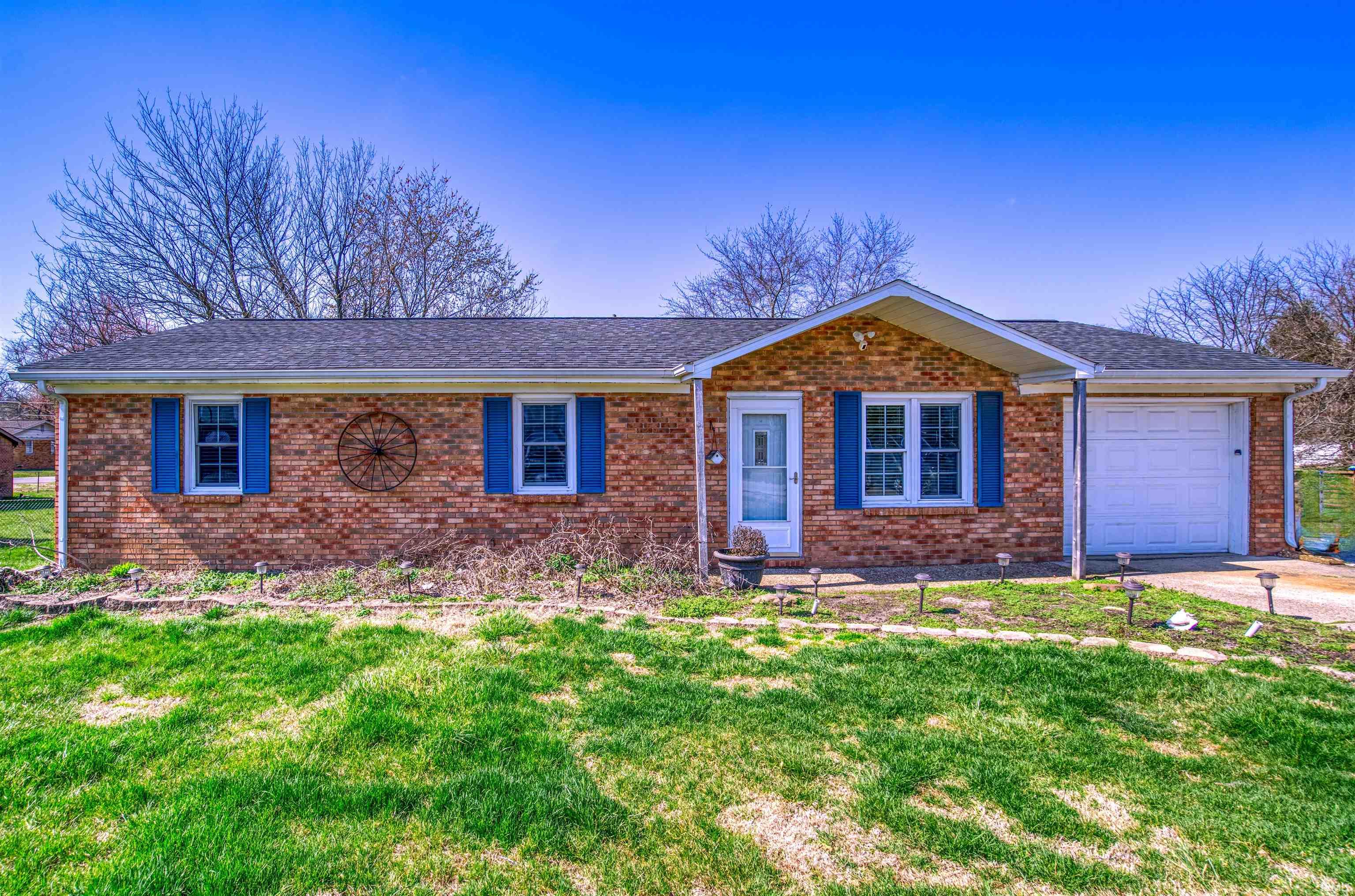 1422 N Rockport Road, Boonville, IN 