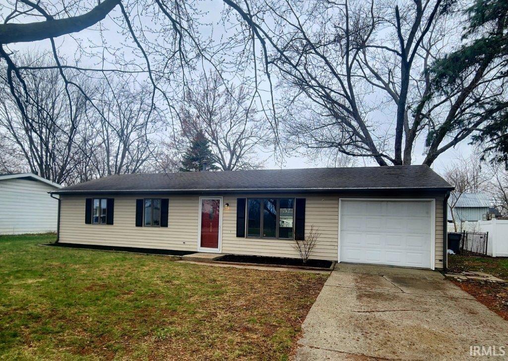 208 E Pickwick Drive, Syracuse, IN 