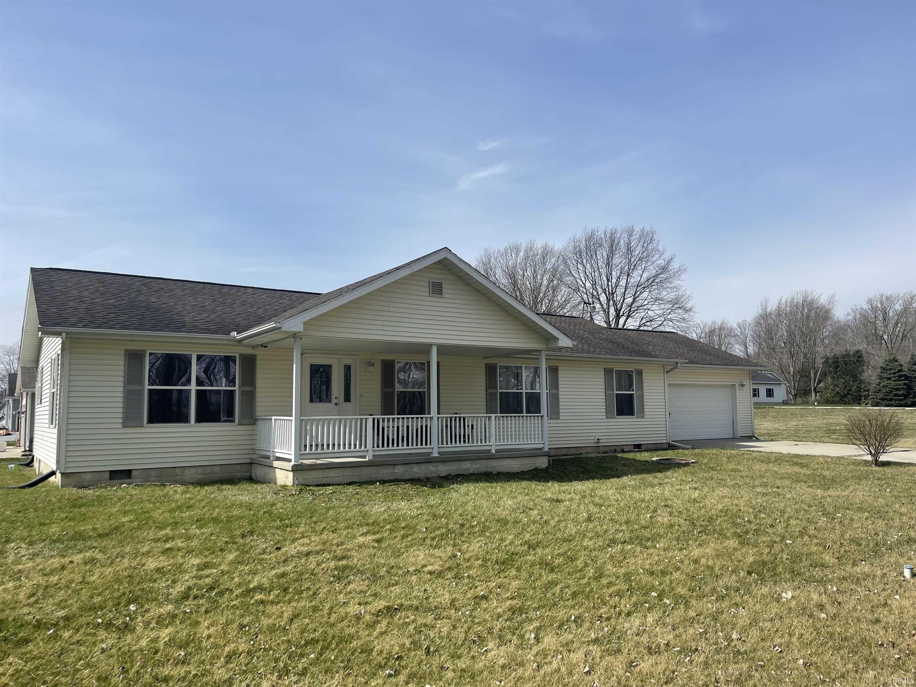 11403 N Enchanted Forest Lane, Cromwell, IN 
