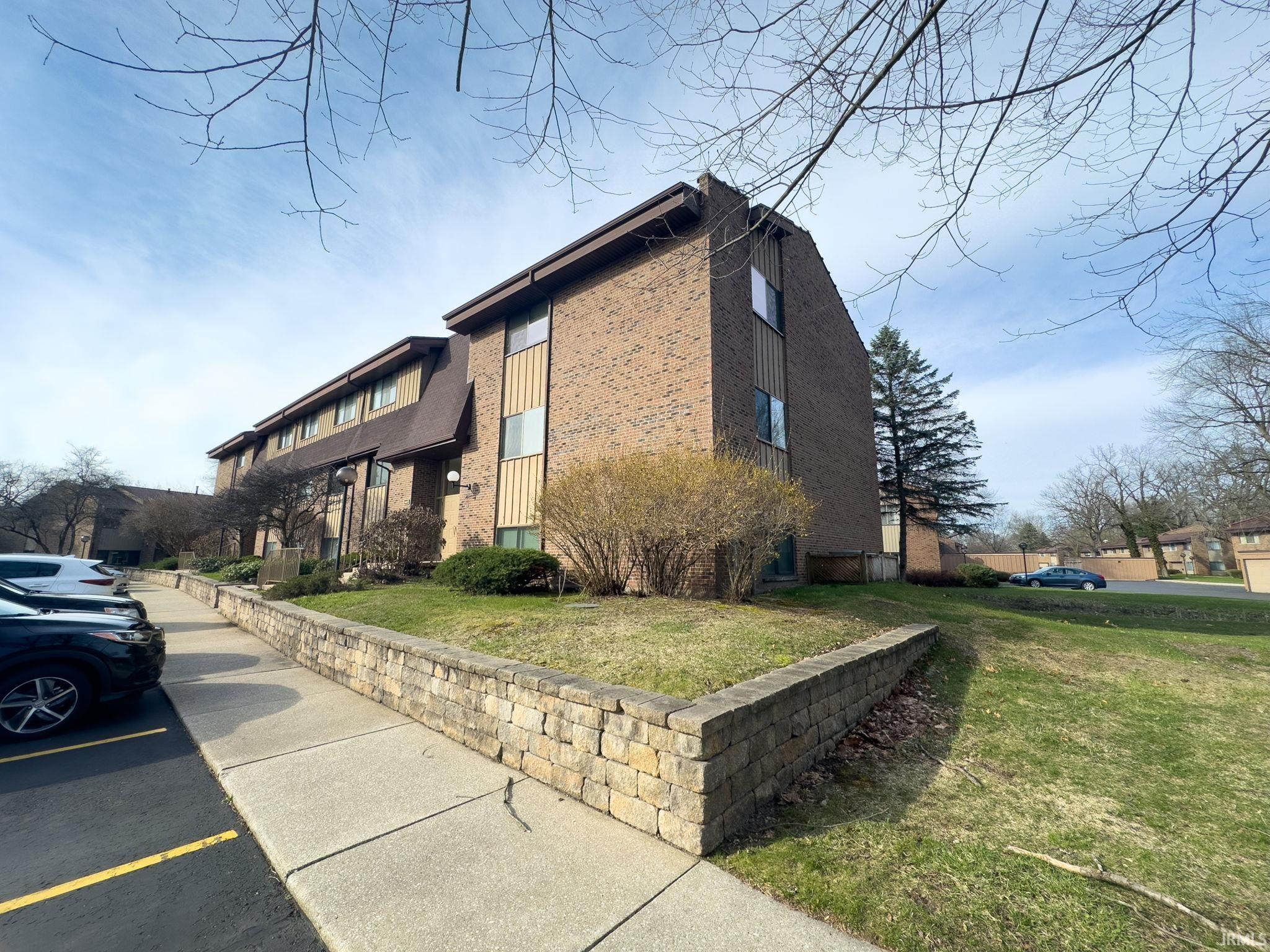 1447 Wildflower Way 204, South Bend, IN 