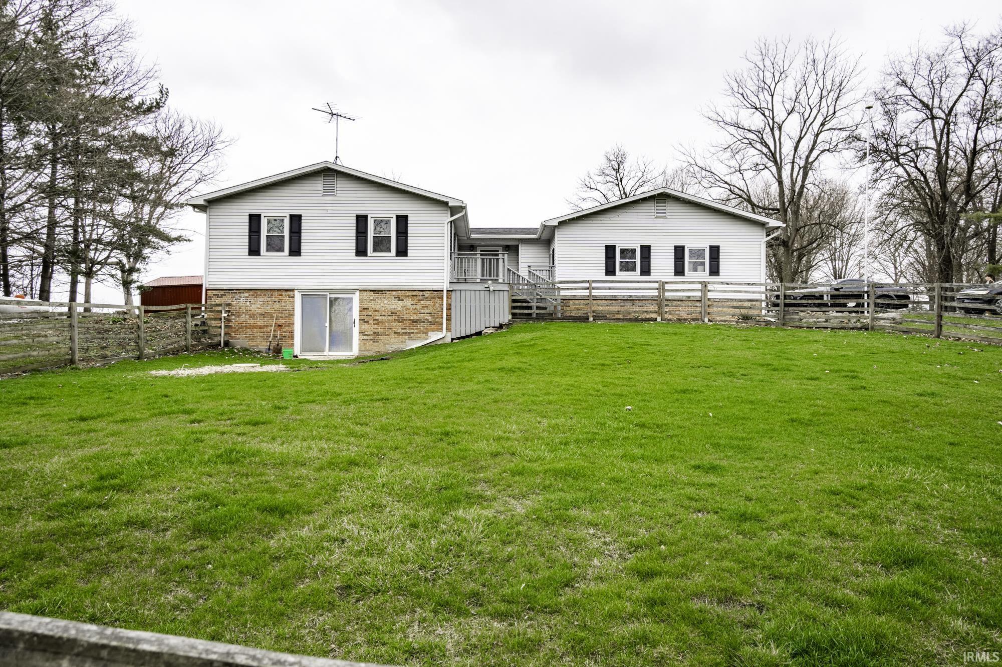 445 W Waits Road, Kendallville, IN 
