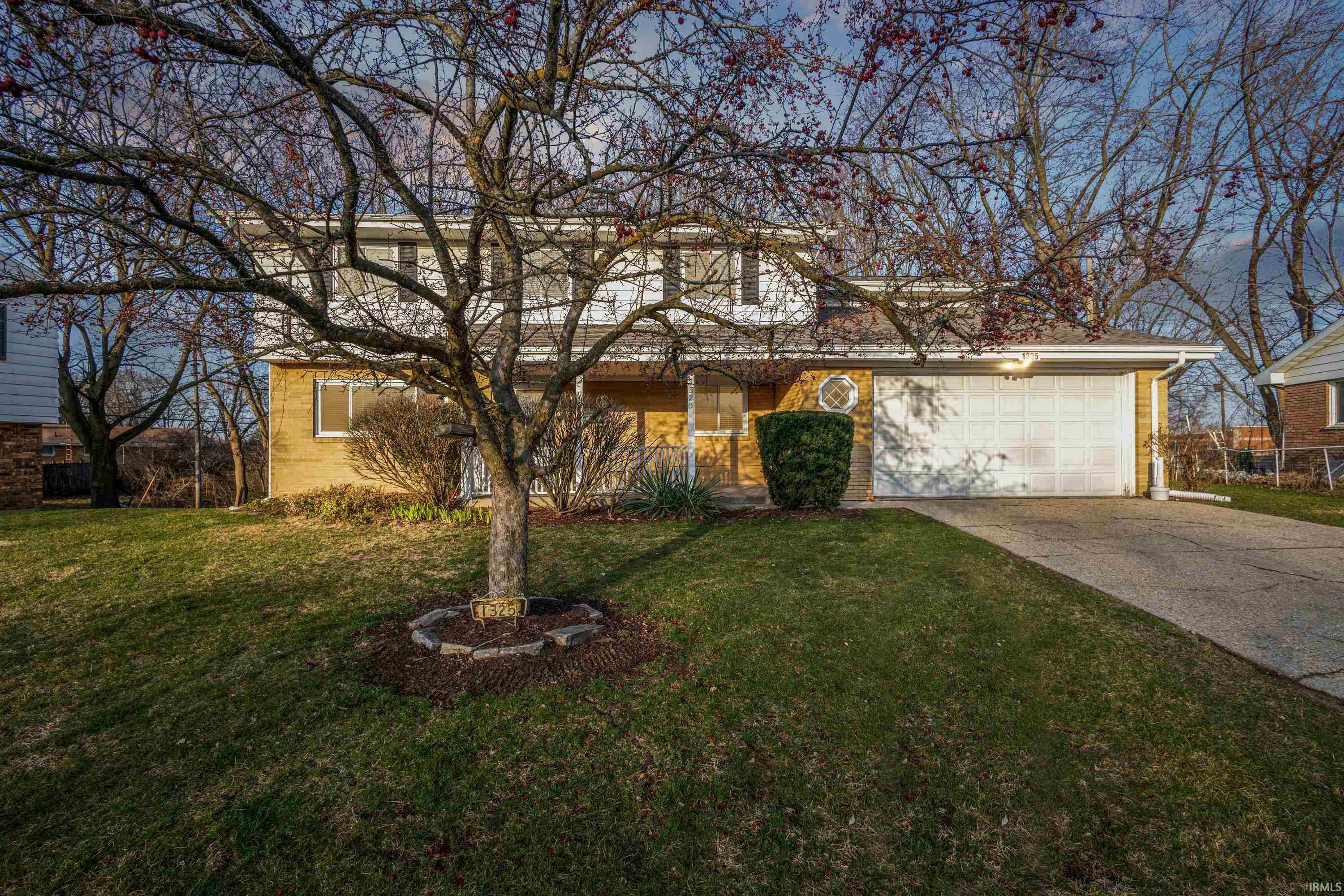 1325 Brentwood Court, South Bend, IN 