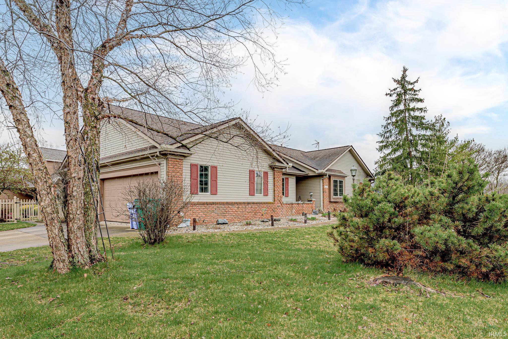 1669 E Ravenwood Lane