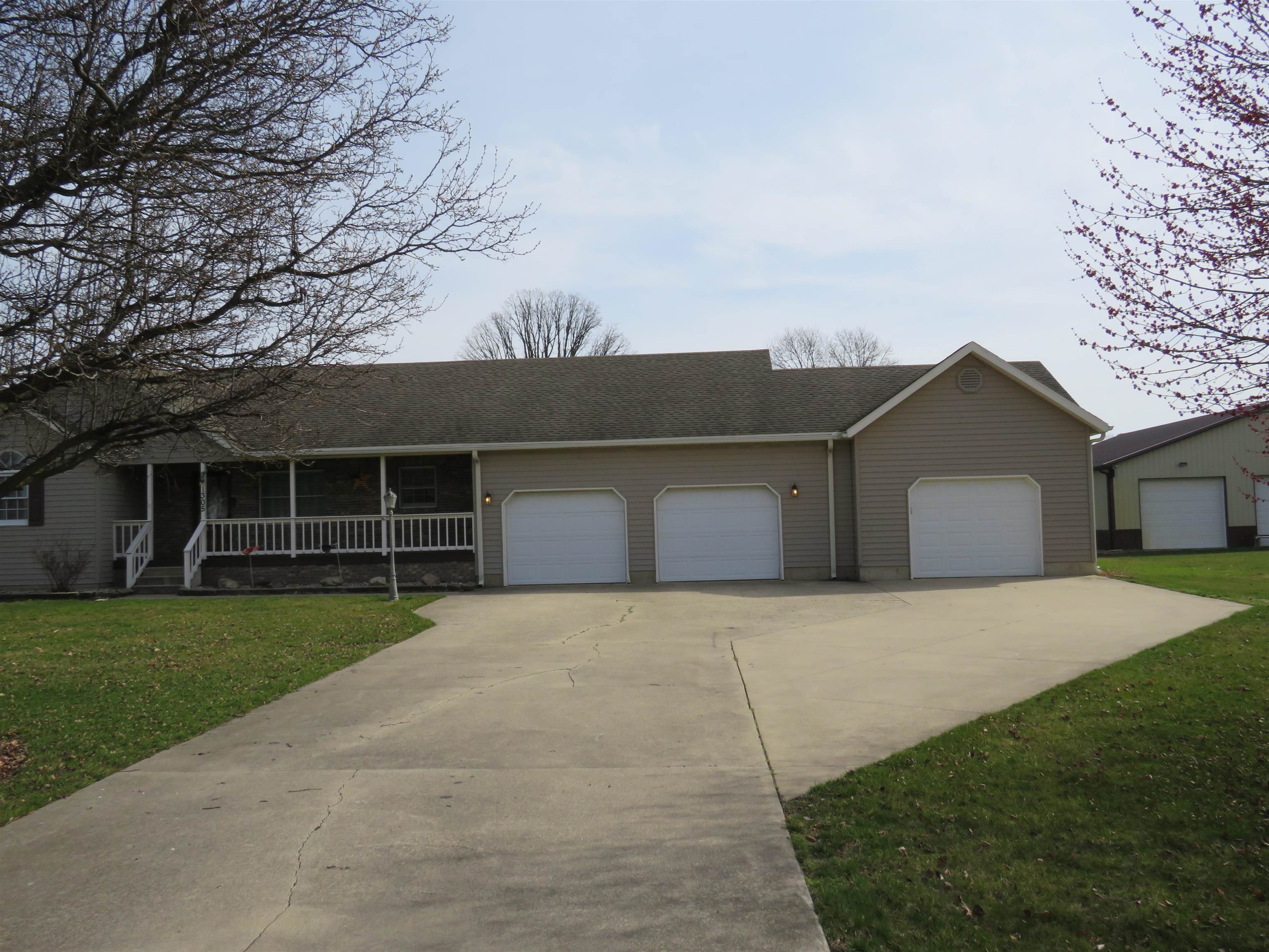 1305 Dogwood Drive, Rochester, IN 