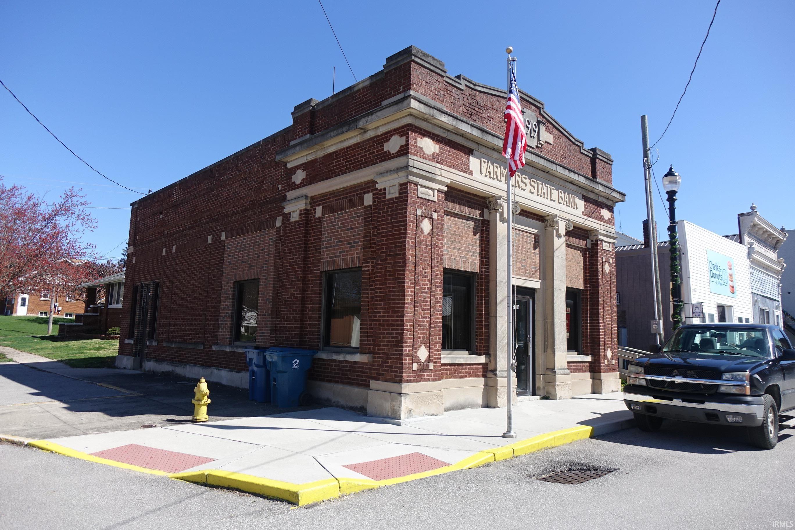 Photo 3 of 22 W Branson Street