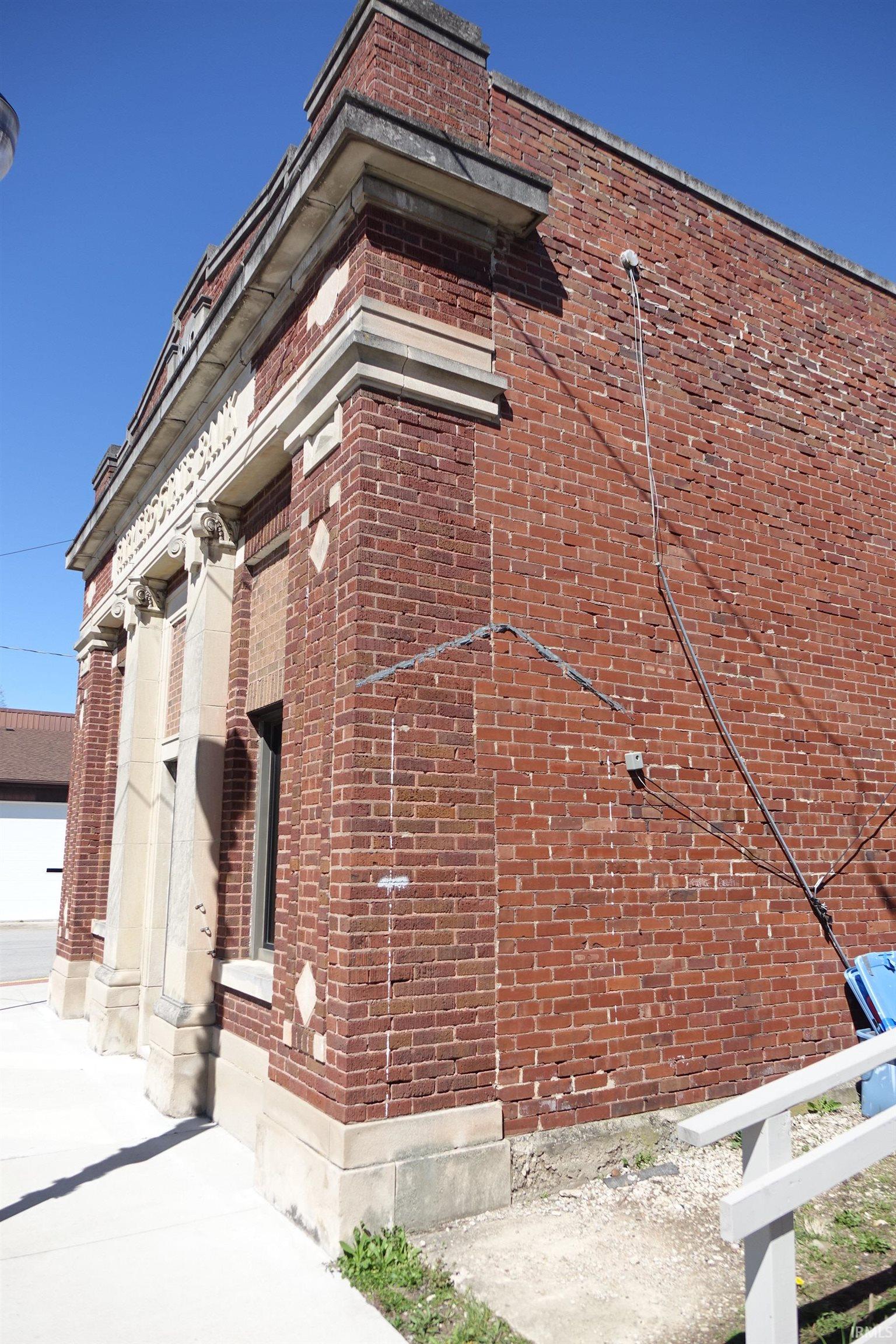 Photo 33 of 22 W Branson Street