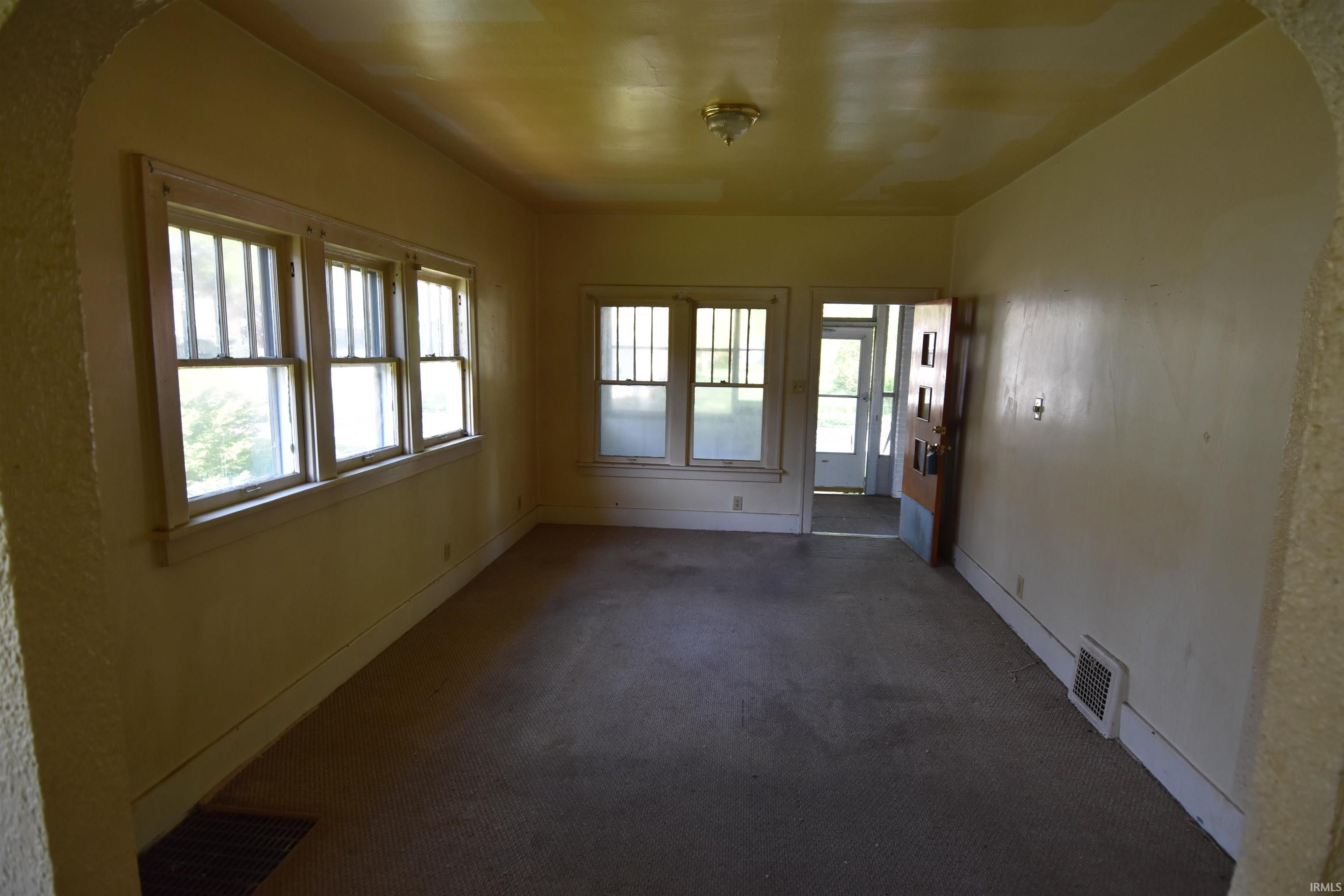 Homes for sale in South Bend, IN | 1118 N Brookfield St, South Bend, IN 46628 | MLS# 202415037