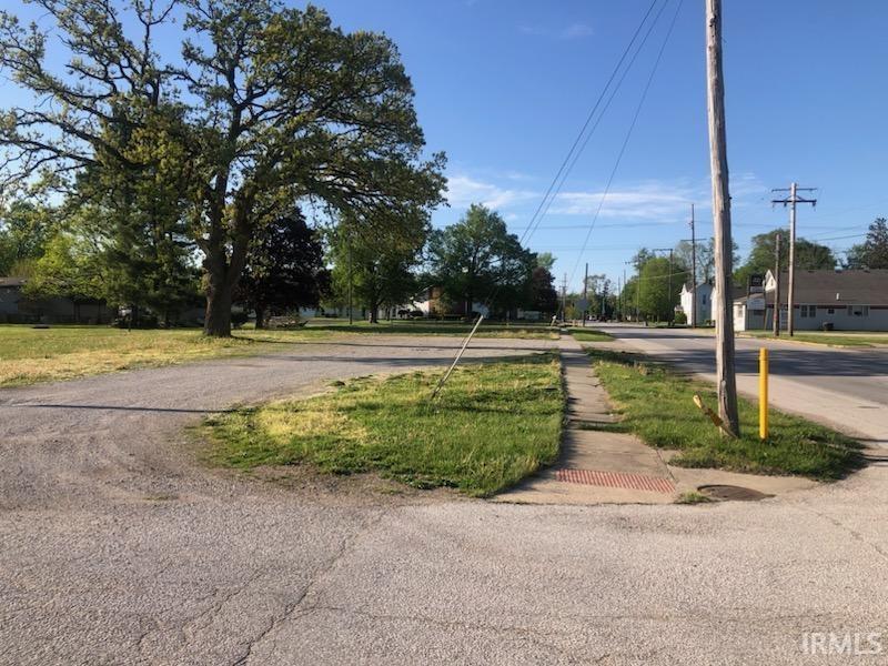 Photo 3 of 305 S Division Street
