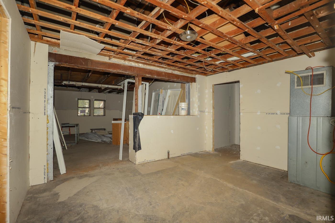 Photo 27 of 212 S Cavin Street