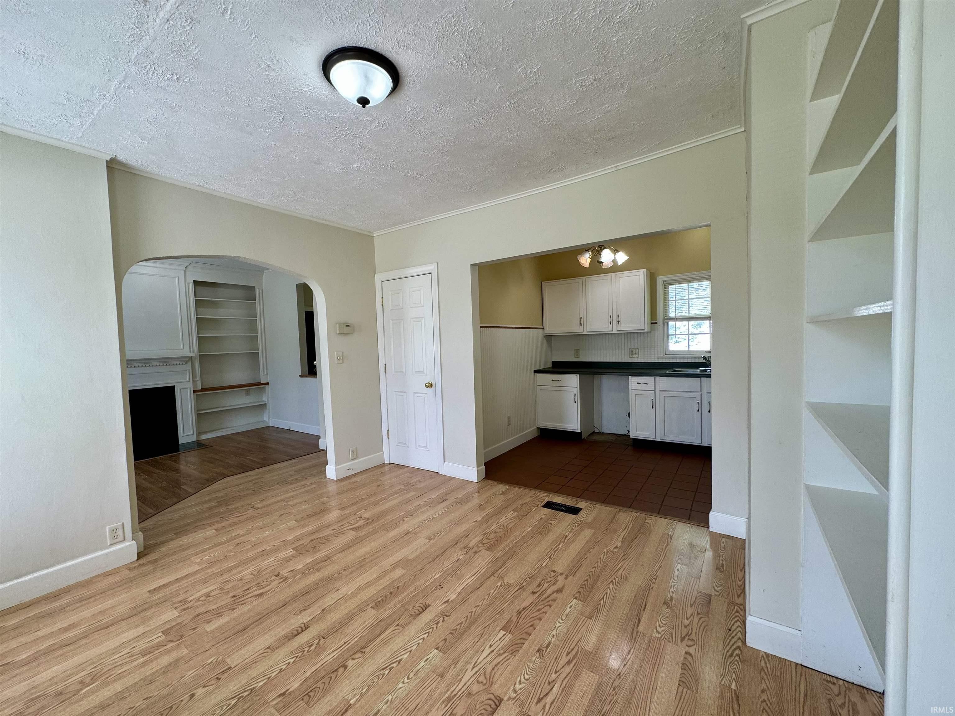 Photo 12 of 901 N Walnut Street