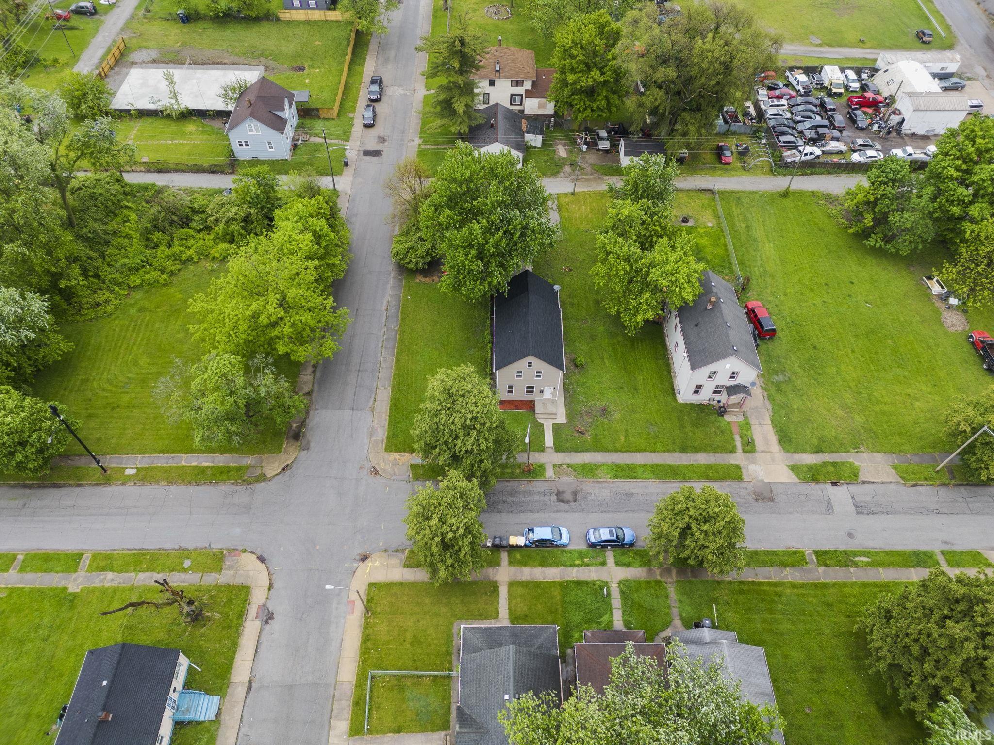 Photo 2 of 1905 Antoinette Street