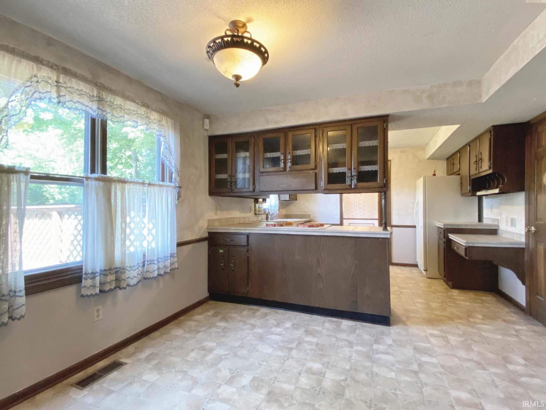 1536 W Business 30