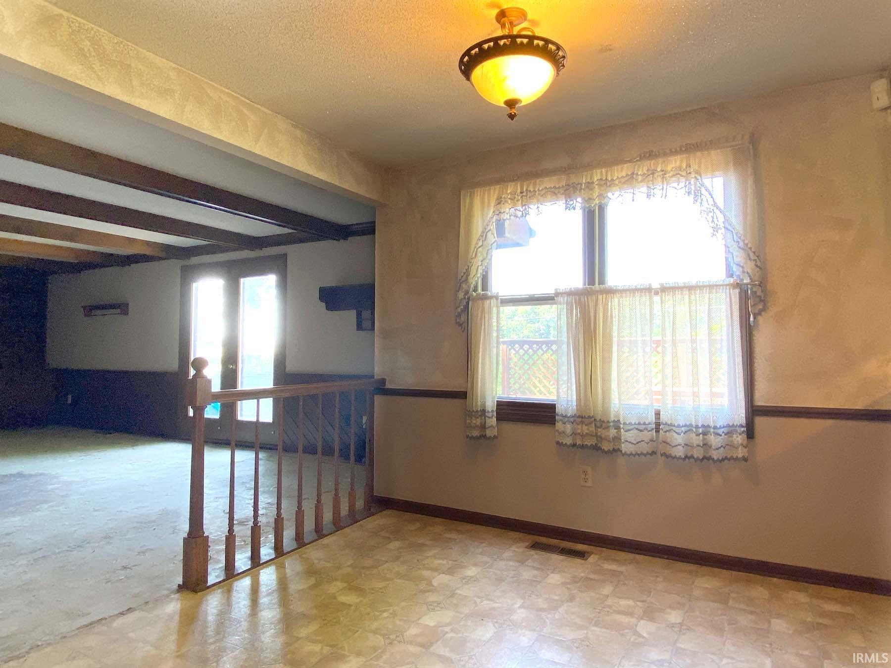 1536 W Business 30